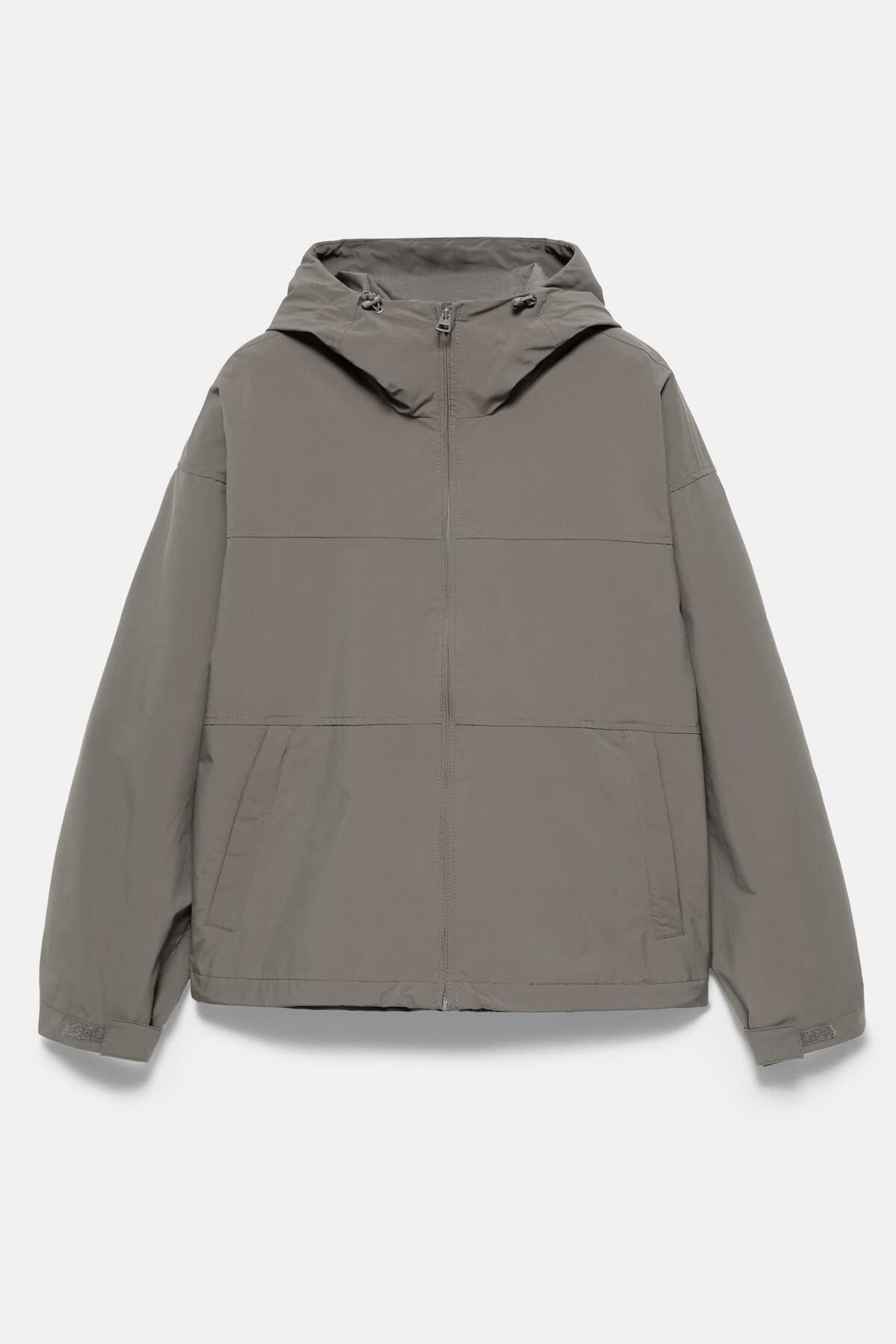 بارانی مردانه Pull & Bear سبک کلاهدار بارانی مردانه Pull & Bear سبک کلاهدار