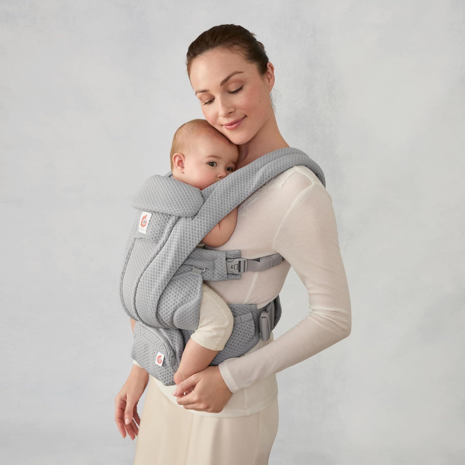 کریر نوزاد Ergobaby Omni Deluxe با مش تنفسپذیر خاکستری مرواریدی کریر نوزاد Ergobaby Omni Deluxe با مش تنفسپذیر خاکستری مرواریدی