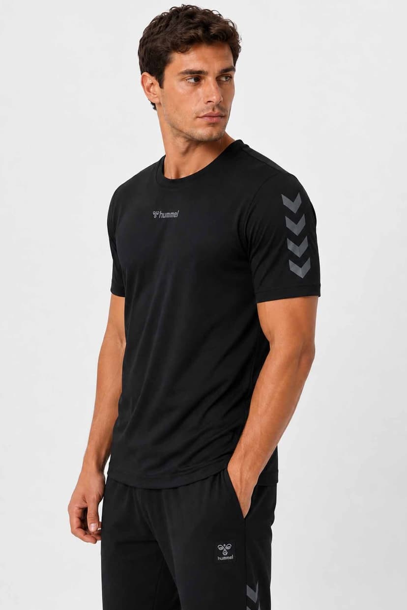 تیشرت ورزشی مردانه hummel سیاهوسفید با پارچه تنفسپذیر و کشسان تیشرت ورزشی مردانه hummel سیاهوسفید با پارچه تنفسپذیر و کشسان