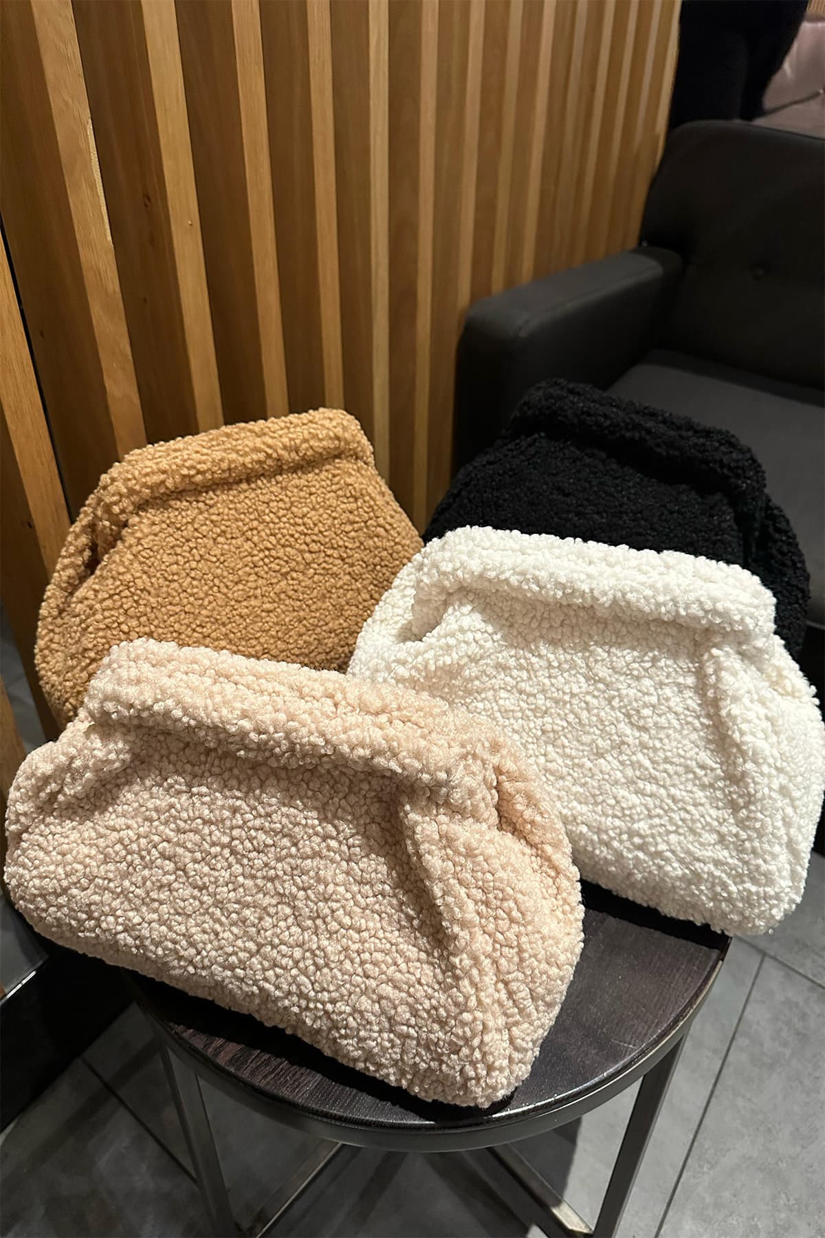 کیف کلاچ زنانه BAHELS پلوش شتری Teddy کیف کلاچ زنانه BAHELS پلوش شتری Teddy