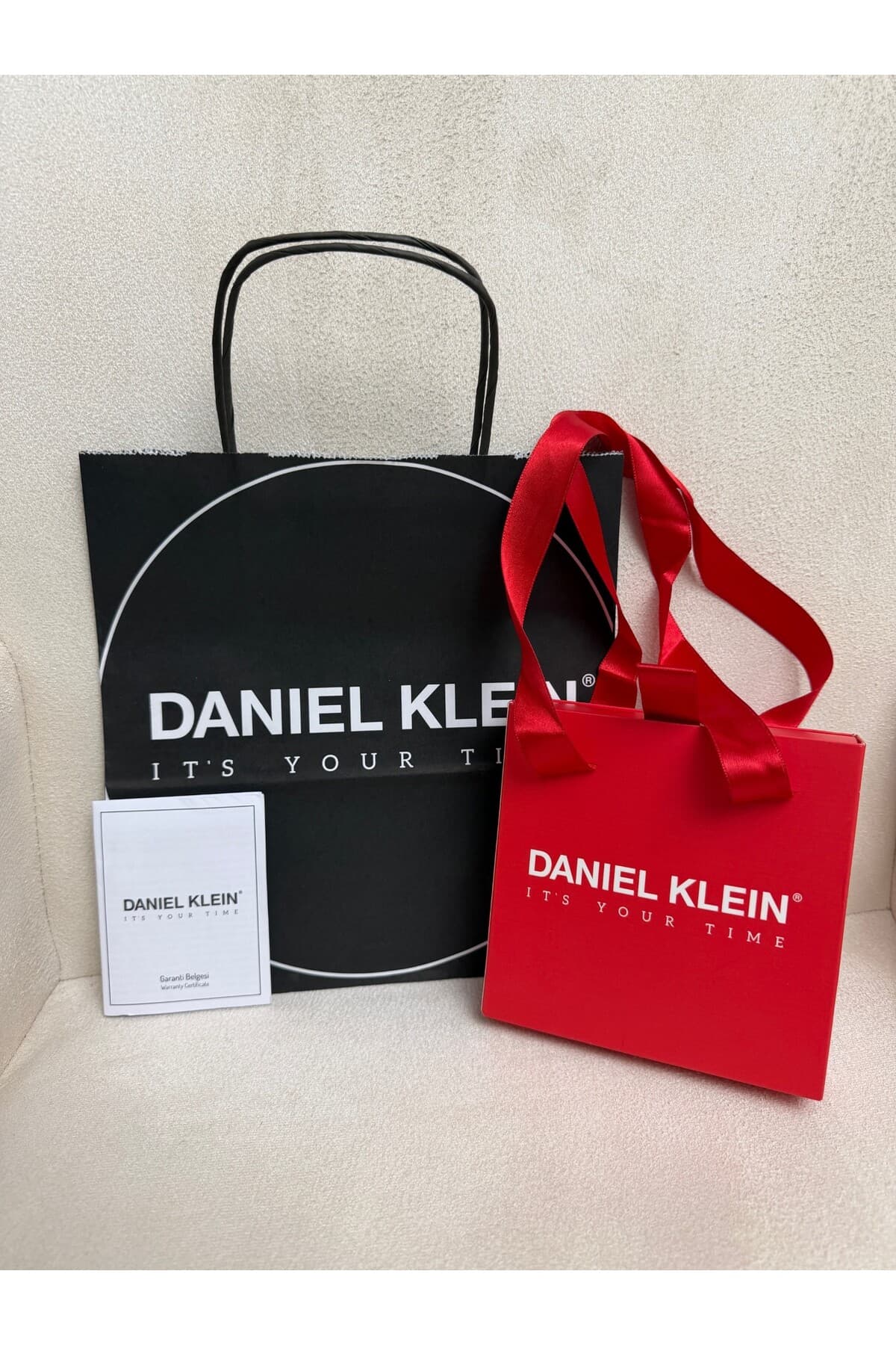 دستبند مردانه Daniel Klein استیل نقرهای مدل Dkj.6.3041-1 دستبند مردانه Daniel Klein استیل نقرهای مدل Dkj.6.3041-1