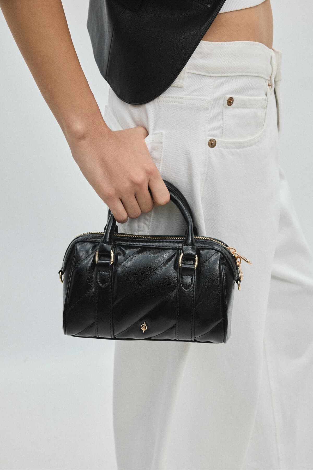کیف بولینگ زنانه Stradivarius کاپیتونه کیف بولینگ زنانه Stradivarius کاپیتونه