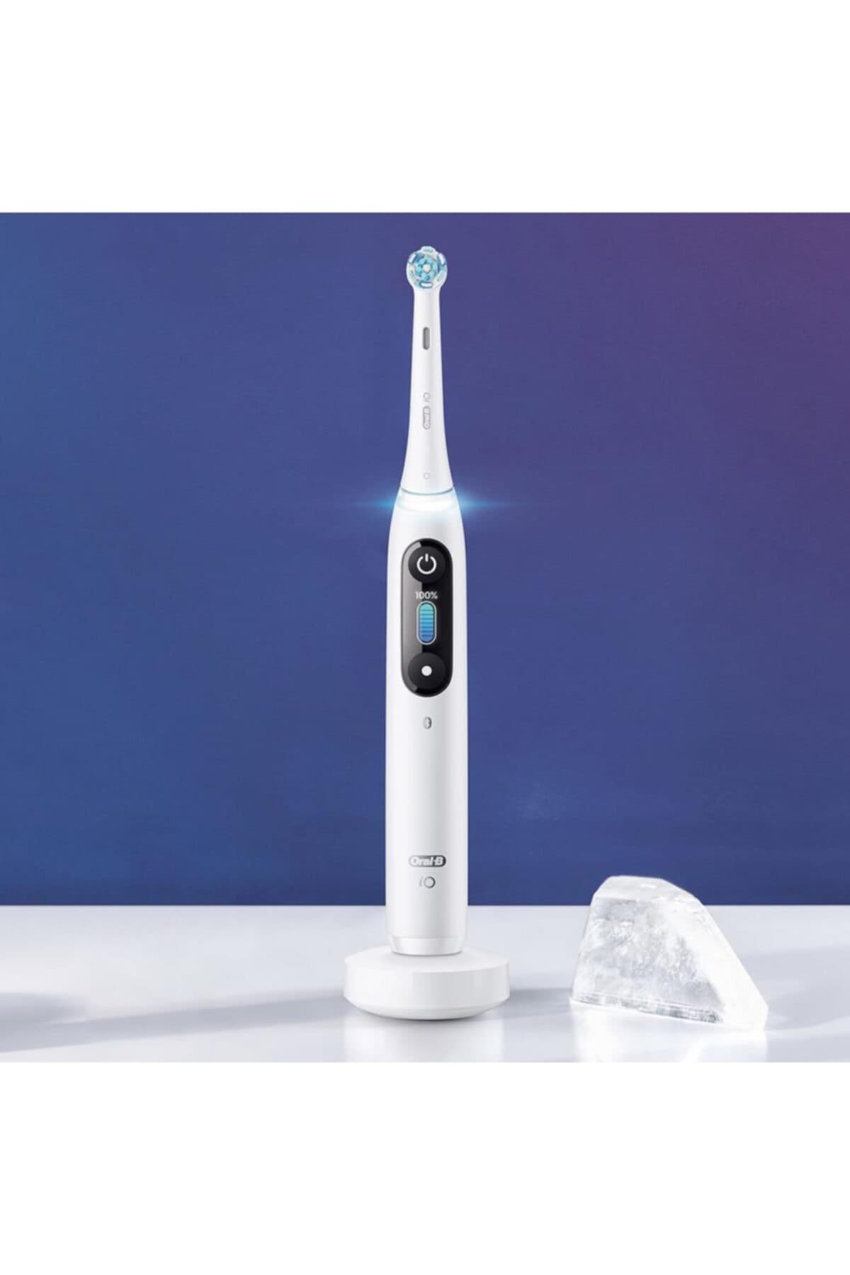 مسواک برقی Oral-B iO 8 سفید مسواک برقی Oral-B iO 8 سفید
