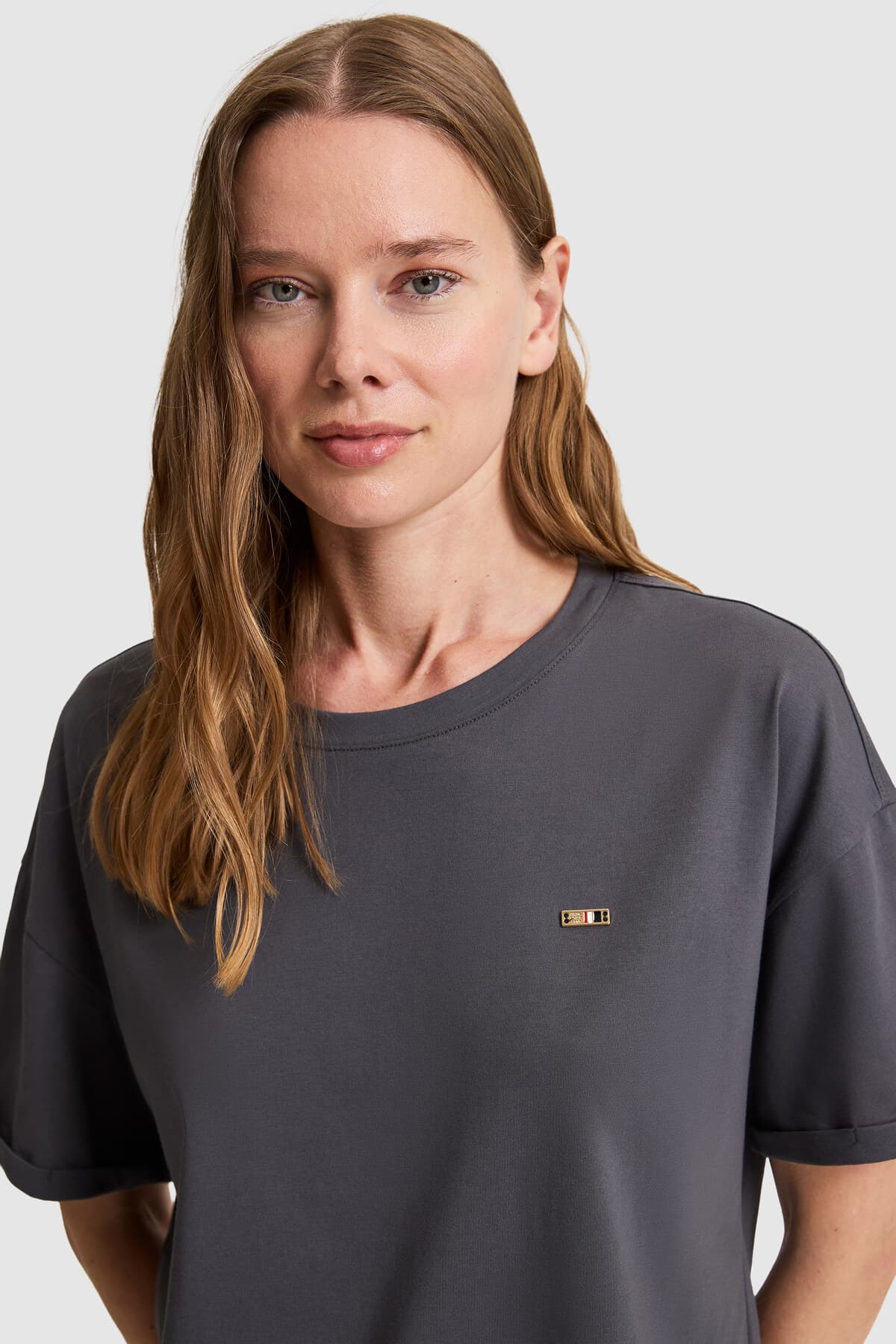 تیشرت زنانه U.S. Polo Assn. ذغالی یقهگرد ساده مدل 50323545-VR006 تیشرت زنانه U.S. Polo Assn. ذغالی یقهگرد ساده مدل 50323545-VR006