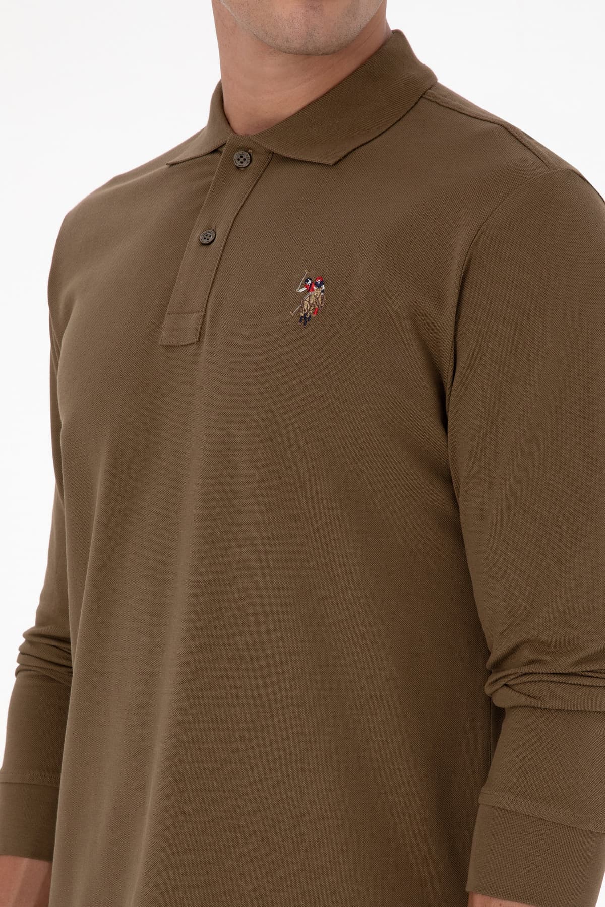 سوئیشرت مردانه U.S. Polo Assn. رگولار فیت یقه پولو خاکی بیسیک مدل 50313772-VR027 سوئیشرت مردانه U.S. Polo Assn. رگولار فیت یقه پولو خاکی بیسیک مدل 50313772-VR027