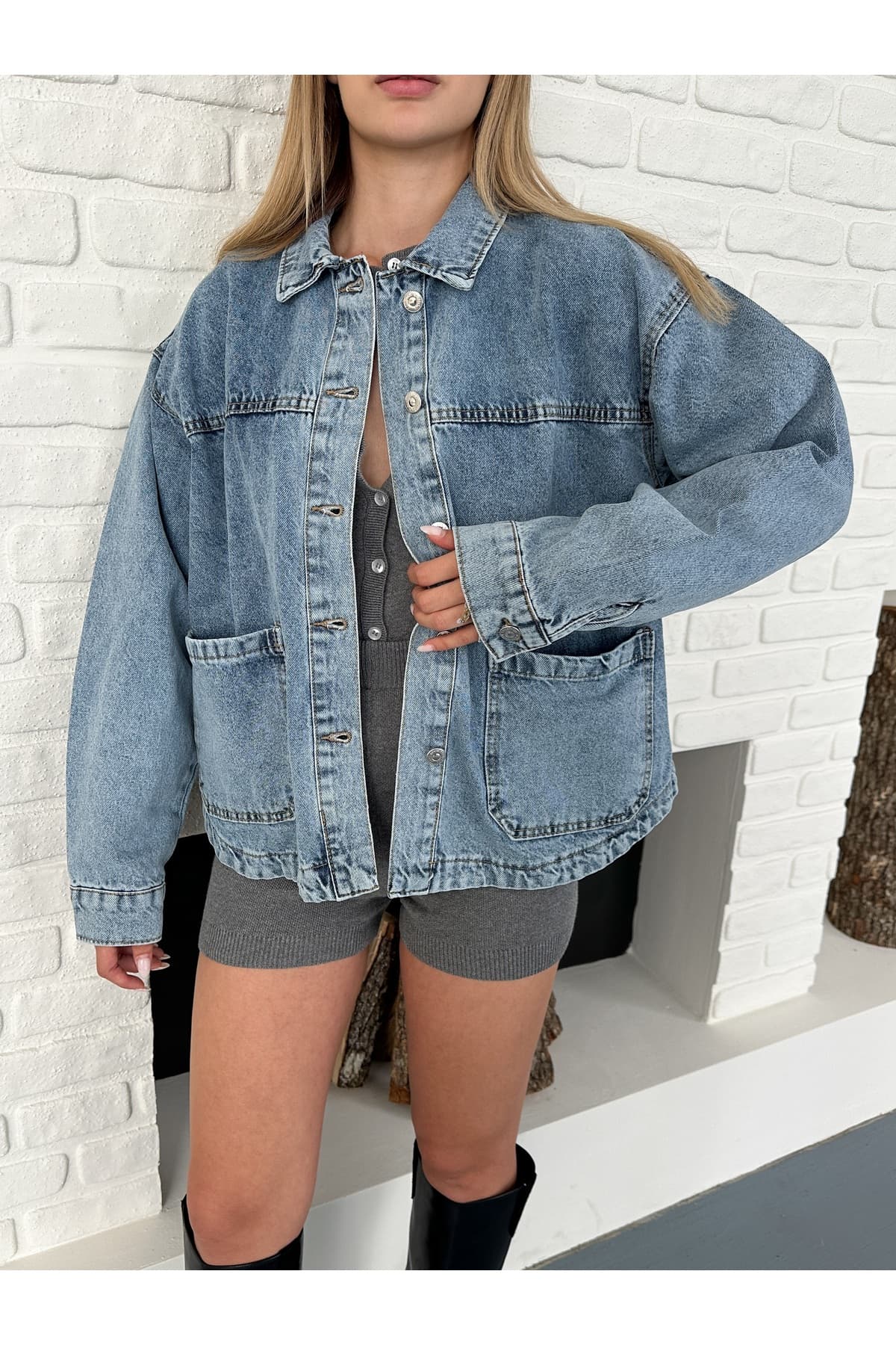 ژاکت جین زنانه Ekim Store آبی شستهشده با جیب بزرگ ژاکت جین زنانه Ekim Store آبی شستهشده با جیب بزرگ