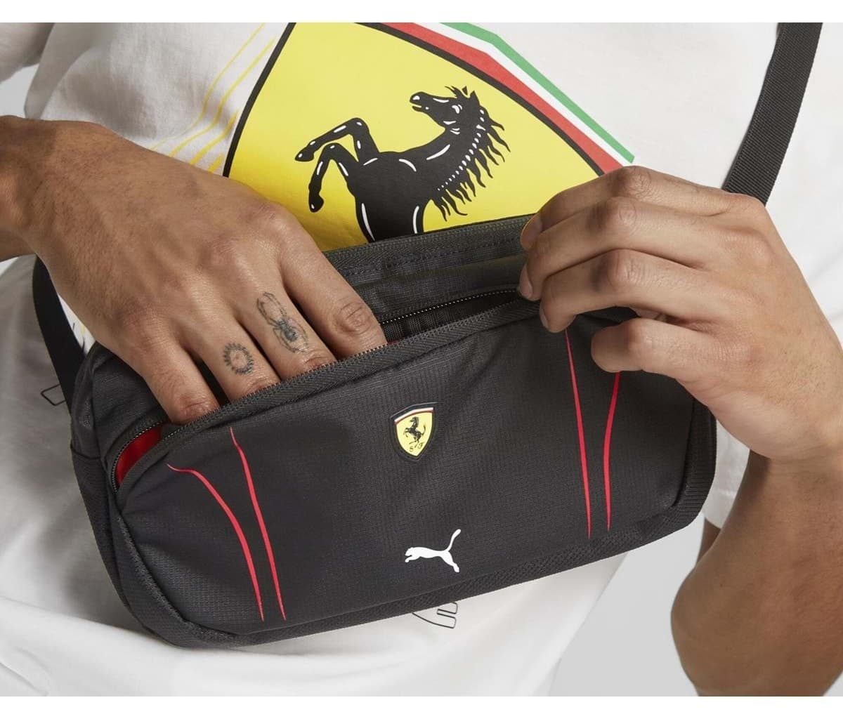 کیف کمری زنانه Puma Ferrari SPTWR Race مدل 079825-02 سیاه کیف کمری زنانه Puma Ferrari SPTWR Race مدل 079825-02 سیاه