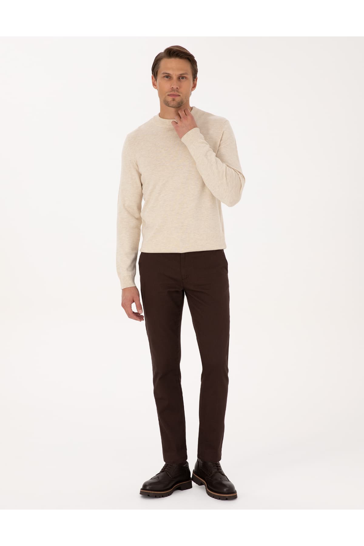 شلوار مردانه Pierre Cardin قهوهای تیره Slim Fit کانواس مدل 50299517-VR084 شلوار مردانه Pierre Cardin قهوهای تیره Slim Fit کانواس مدل 50299517-VR084
