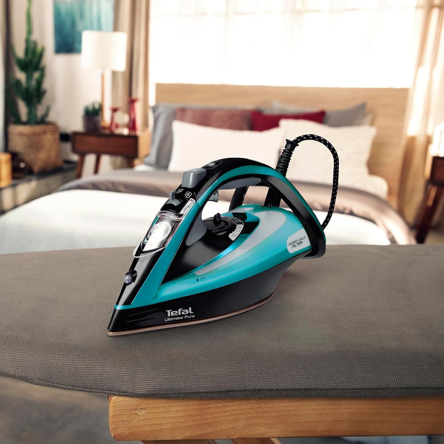 اتوی بخار Tefal Ultimate Pure مدل FV9844 با بخاردهی مداوم 60 gr و لحظهای 250 gr، توان 3200 Watt اتوی بخار Tefal Ultimate Pure مدل FV9844 با بخاردهی مداوم 60 gr و لحظهای 250 gr، توان 3200 Watt