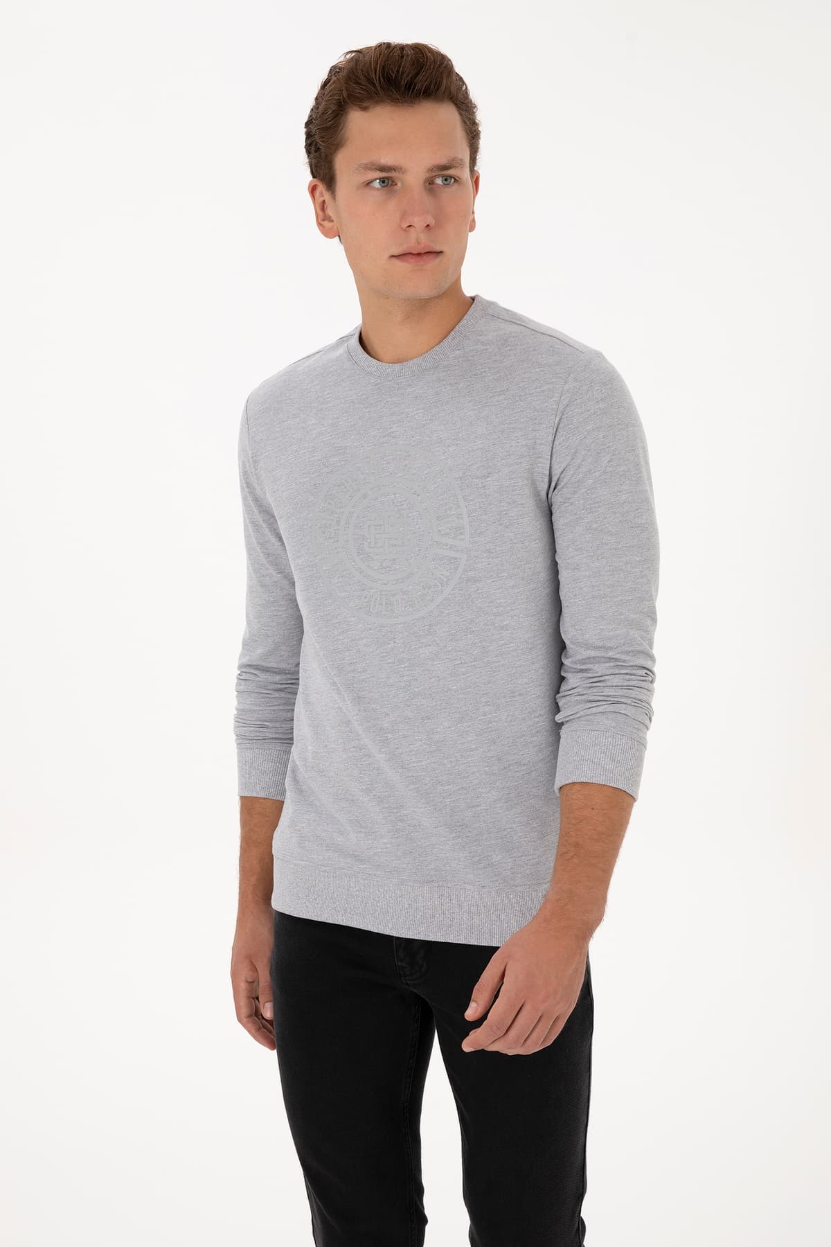 سوئیشرت مردانه U.S. Polo Assn. فیت معمولی یقه گرد خاکستری ملانژ نازک مدل 50324788-VR086 سوئیشرت مردانه U.S. Polo Assn. فیت معمولی یقه گرد خاکستری ملانژ نازک مدل 50324788-VR086