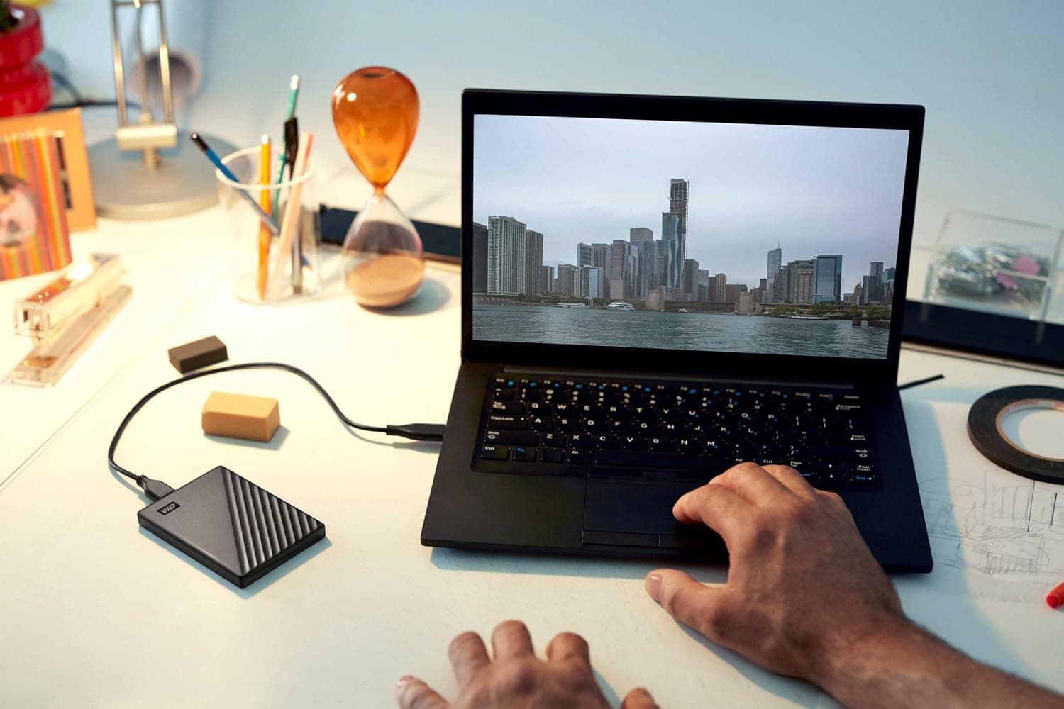 هارد اکسترنال قابلحمل Western Digital مدل My Passport ظرفیت 6 TB مشکی USB 3.0 همراه نرمافزار مدیریت، پشتیبانگیری و رمز عبور سازگار با PC، Xbox و PS4 هارد اکسترنال قابلحمل Western Digital مدل My Passport ظرفیت 6 TB مشکی USB 3.0 همراه نرمافزار مدیریت، پشتیبانگیری و رمز عبور سازگار با PC، Xbox و PS4