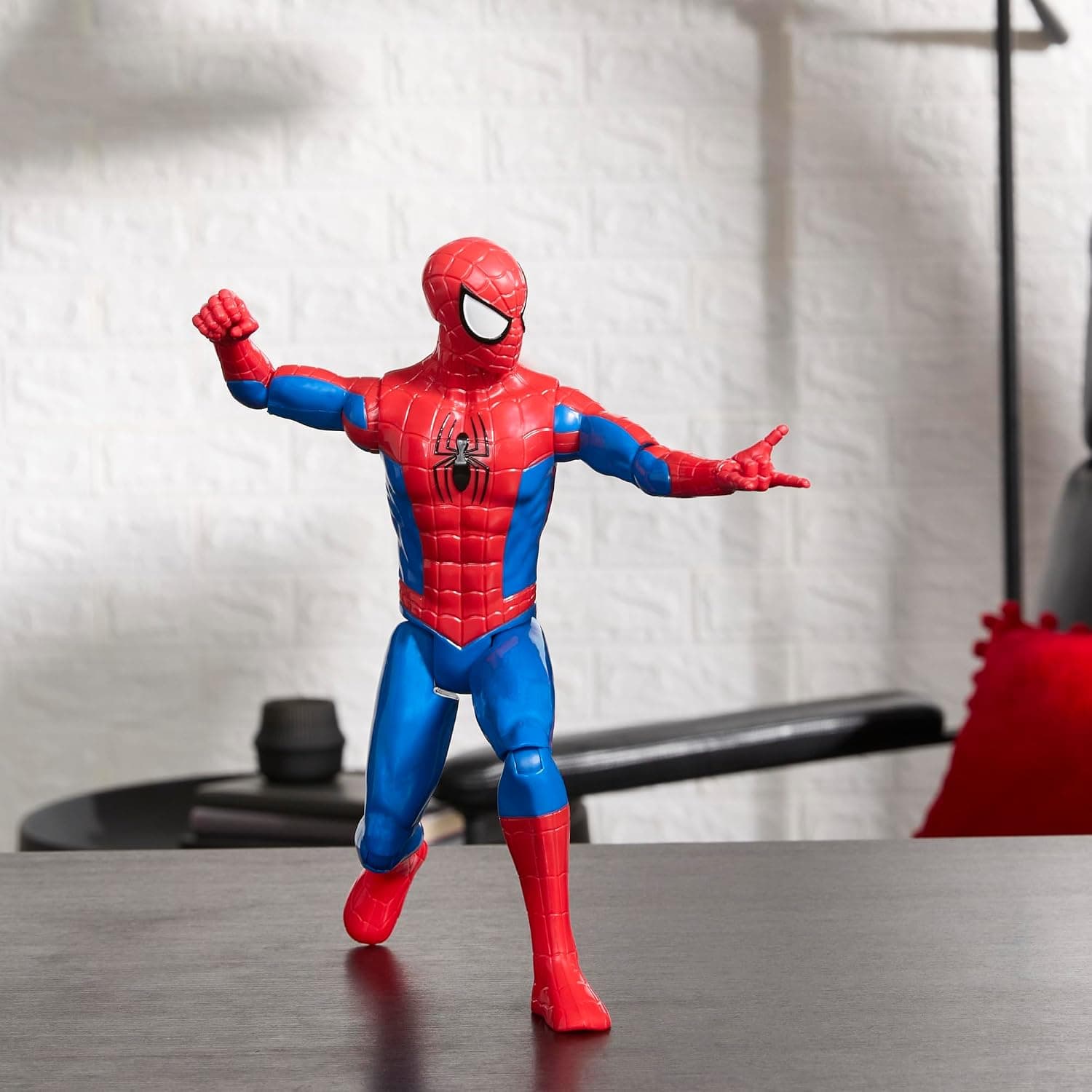 فیگور اکشن کودکان Marvel Spider-Man سری Titan با ارتفاع 30 cm مناسب 4 سال به بالا فیگور اکشن کودکان Marvel Spider-Man سری Titan با ارتفاع 30 cm مناسب 4 سال به بالا