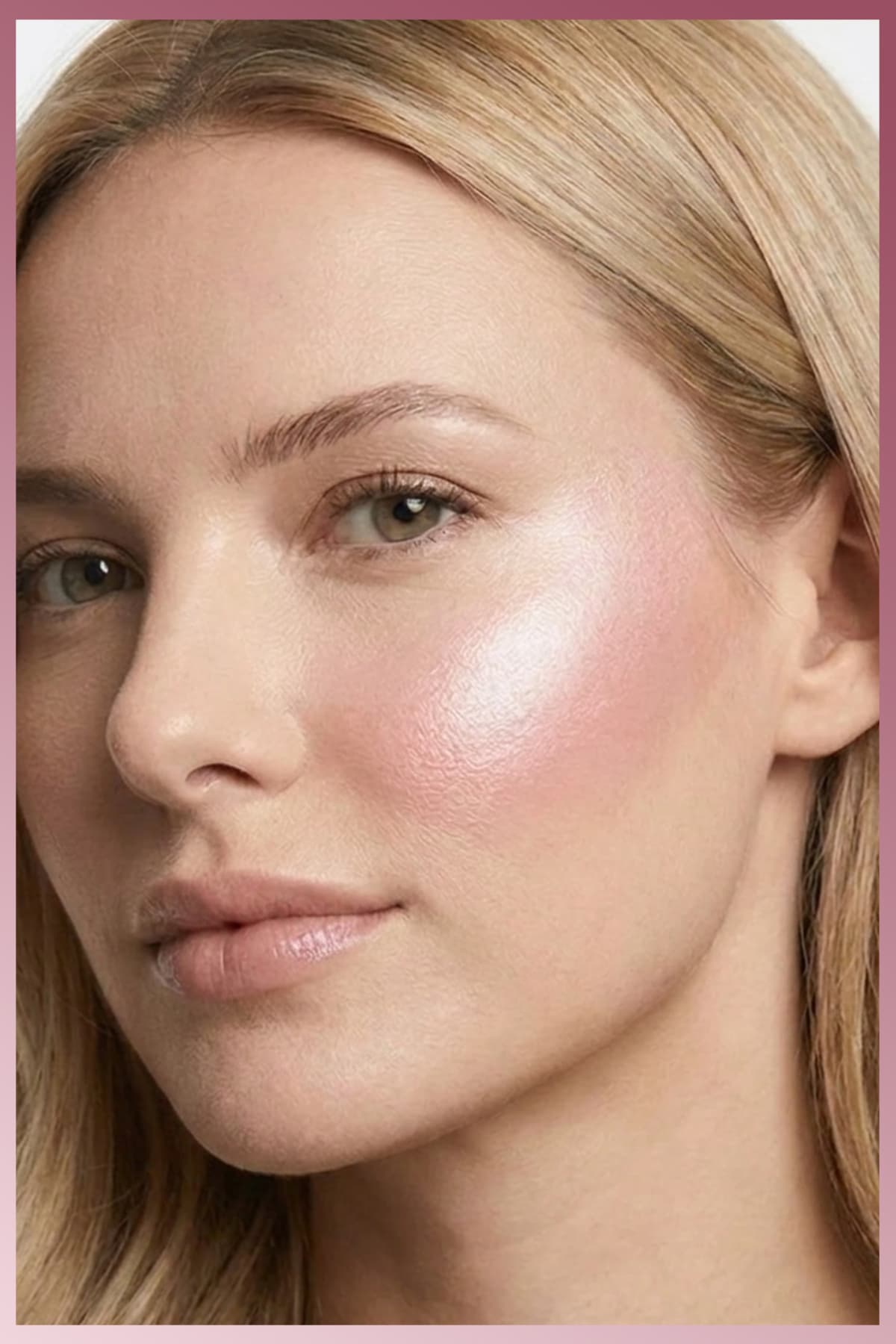 هایلایتر مایع Note Cosmetics با اثر مرطوبکننده رنگ 100 صورتی ملایم هایلایتر مایع Note Cosmetics با اثر مرطوبکننده رنگ 100 صورتی ملایم