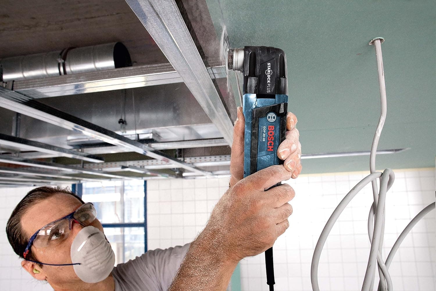 ابزار برش چندکاره Bosch Professional مدل GOP 30-28 300 وات StarlockPlus ابزار برش چندکاره Bosch Professional مدل GOP 30-28 300 وات StarlockPlus