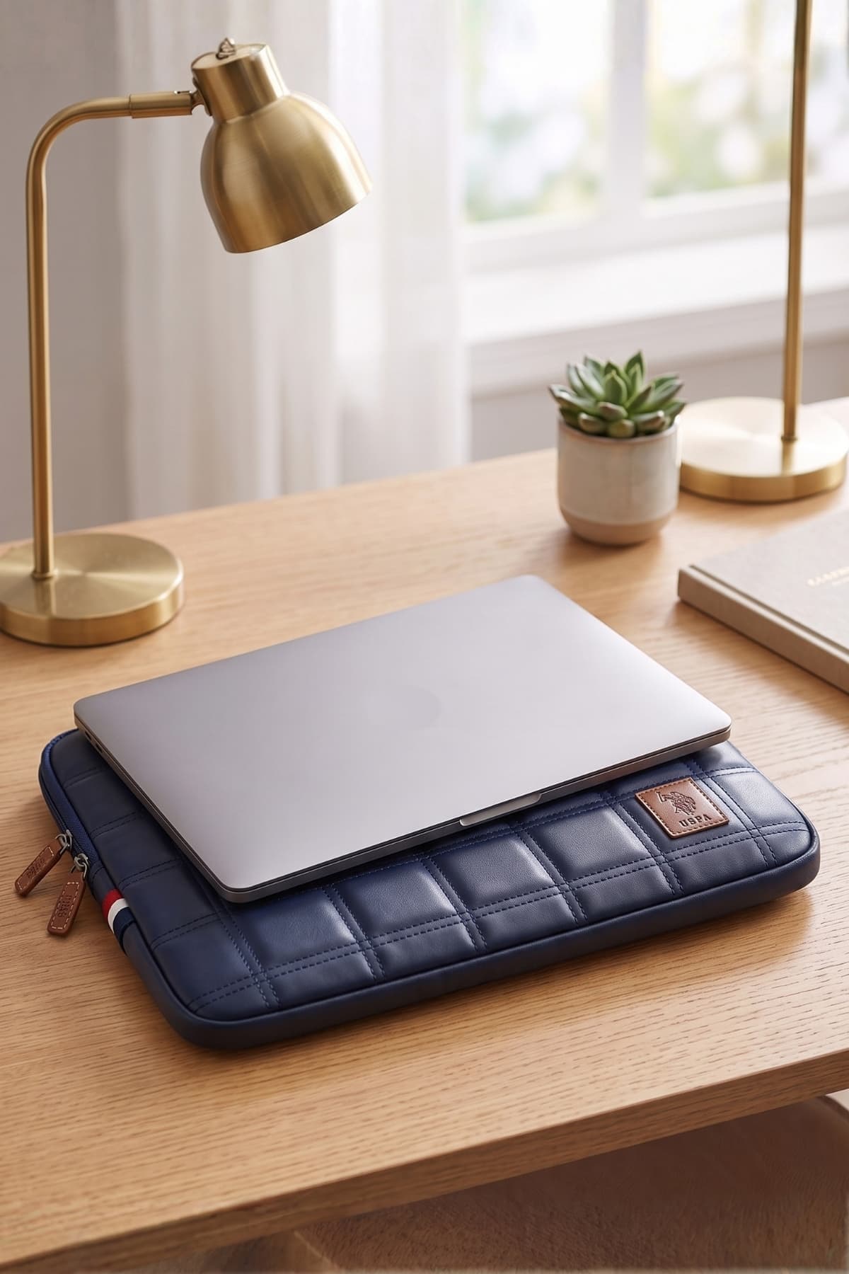 کیف محافظ تبلت و لپتاپ MacBook زنانه U.S. Polo Assn. سرمهای مدل 22501-22499-22500 کیف محافظ تبلت و لپتاپ MacBook زنانه U.S. Polo Assn. سرمهای مدل 22501-22499-22500