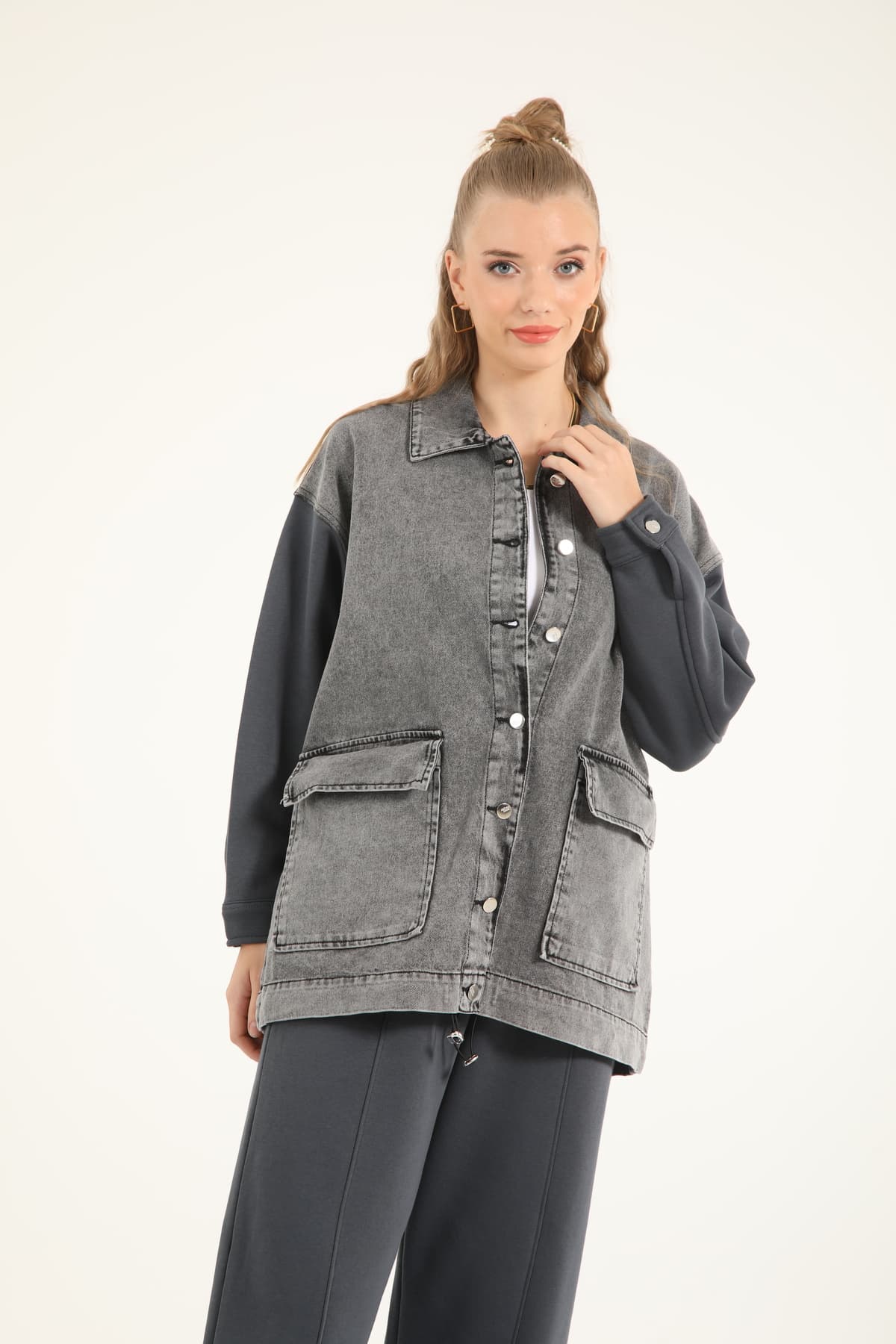 ژاکت جین زنانه Suede Style با جزئیات بافت آستین مدل 5361 ژاکت جین زنانه Suede Style با جزئیات بافت آستین مدل 5361