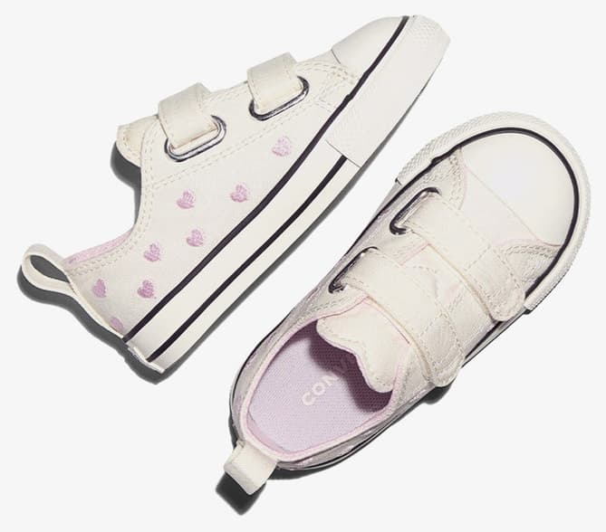 کفش اسنیکر بچگانه Converse کرم مدل Chucks In Love Chuck Taylor All Star 2V کفش اسنیکر بچگانه Converse کرم مدل Chucks In Love Chuck Taylor All Star 2V