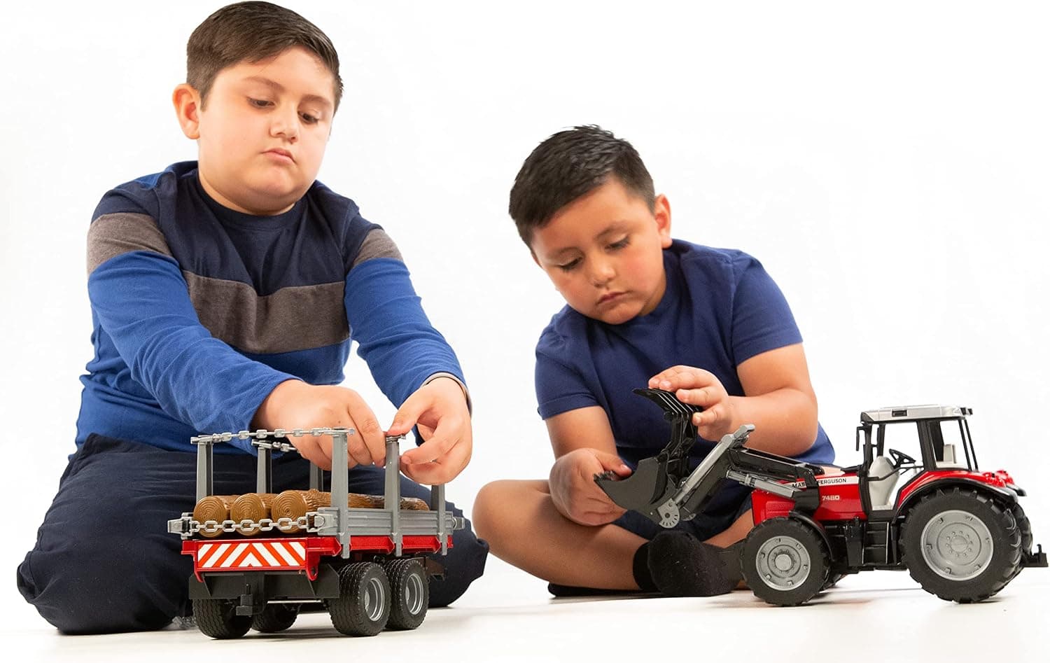 تراکتور Bruder Massey Ferguson 7480 با بیل و تریلر حمل کنده درخت مدل BR02046 تراکتور Bruder Massey Ferguson 7480 با بیل و تریلر حمل کنده درخت مدل BR02046