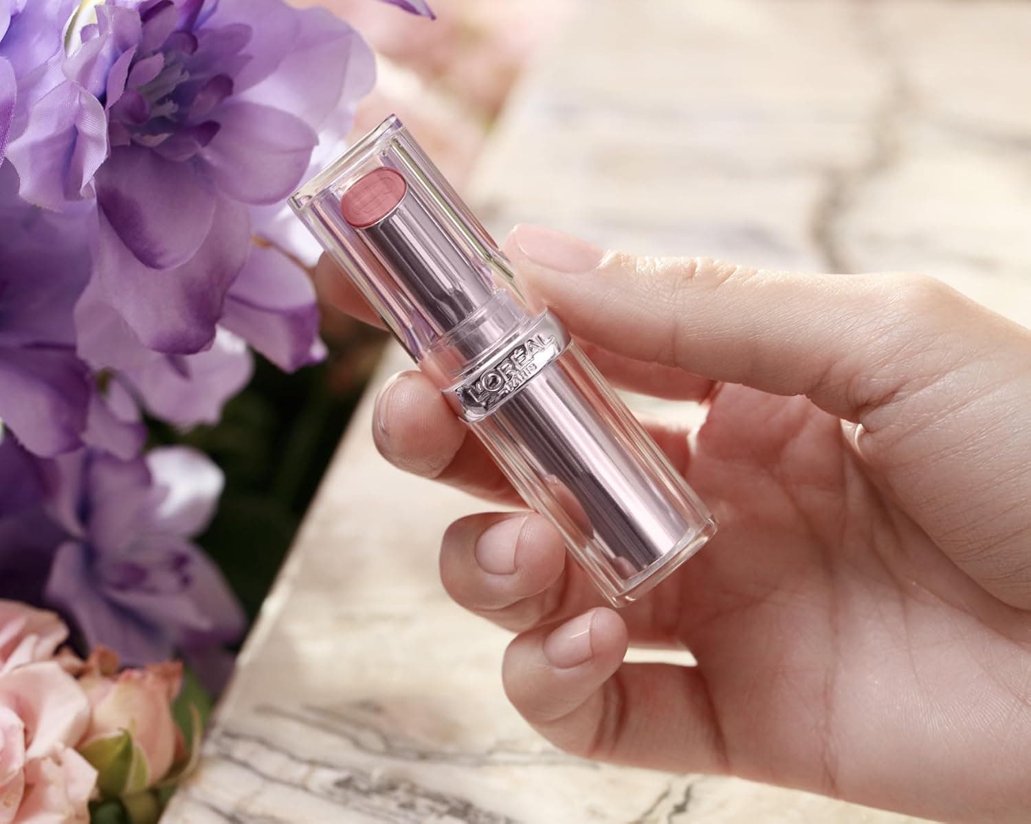 رژ لب بالممانند درخشان L'Oreal Paris مدل 353 Mulberry Ecstatic رژ لب بالممانند درخشان L'Oreal Paris مدل 353 Mulberry Ecstatic