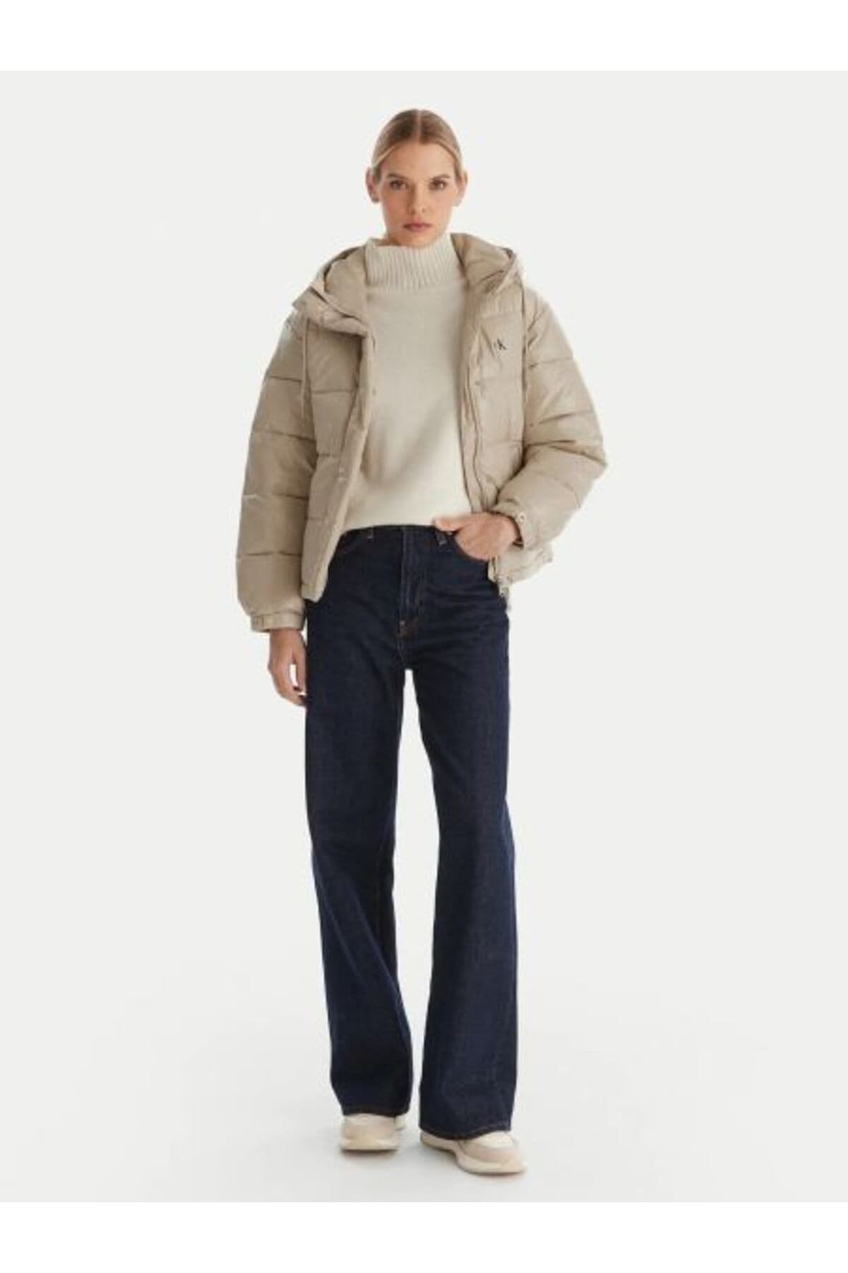 محصول زنانه Calvin Klein مدل MONT محصول زنانه Calvin Klein مدل MONT