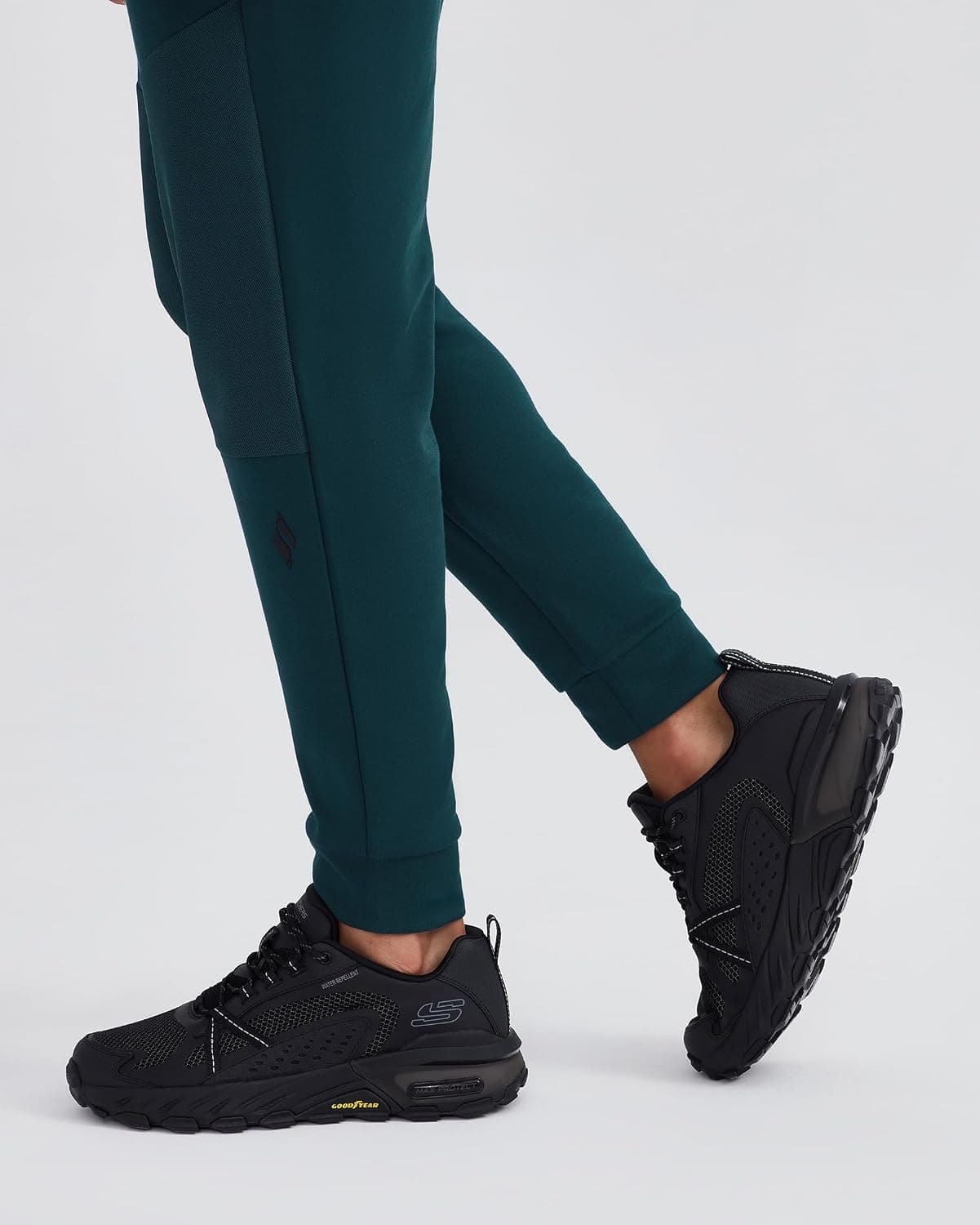 کفش اوتدور مردانه Skechers مشکی مدل MAX PROTECT کفش اوتدور مردانه Skechers مشکی مدل MAX PROTECT