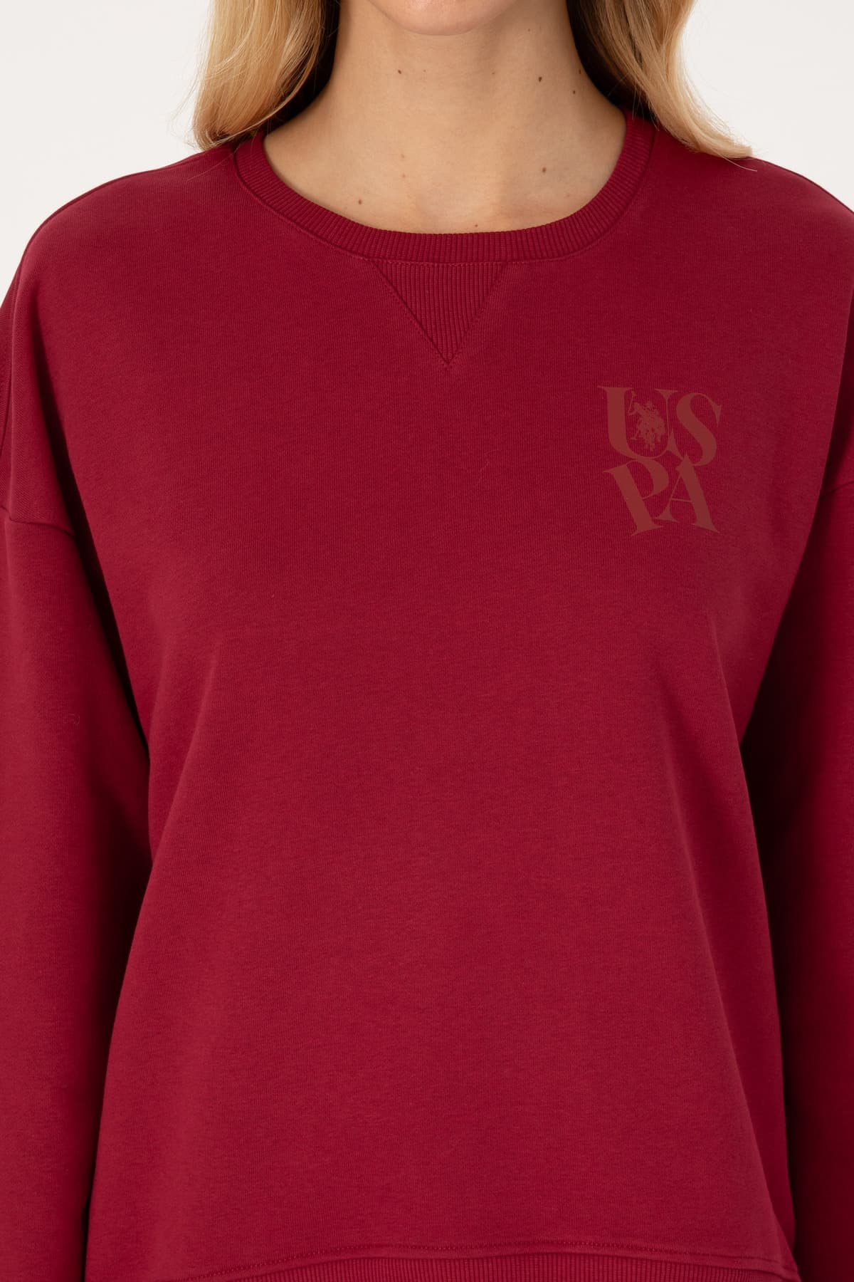 سوئیشرت زنانه U.S. Polo Assn. یقه گرد رنگ فرامبوازی تیره مدل 50307787-VR104 سوئیشرت زنانه U.S. Polo Assn. یقه گرد رنگ فرامبوازی تیره مدل 50307787-VR104
