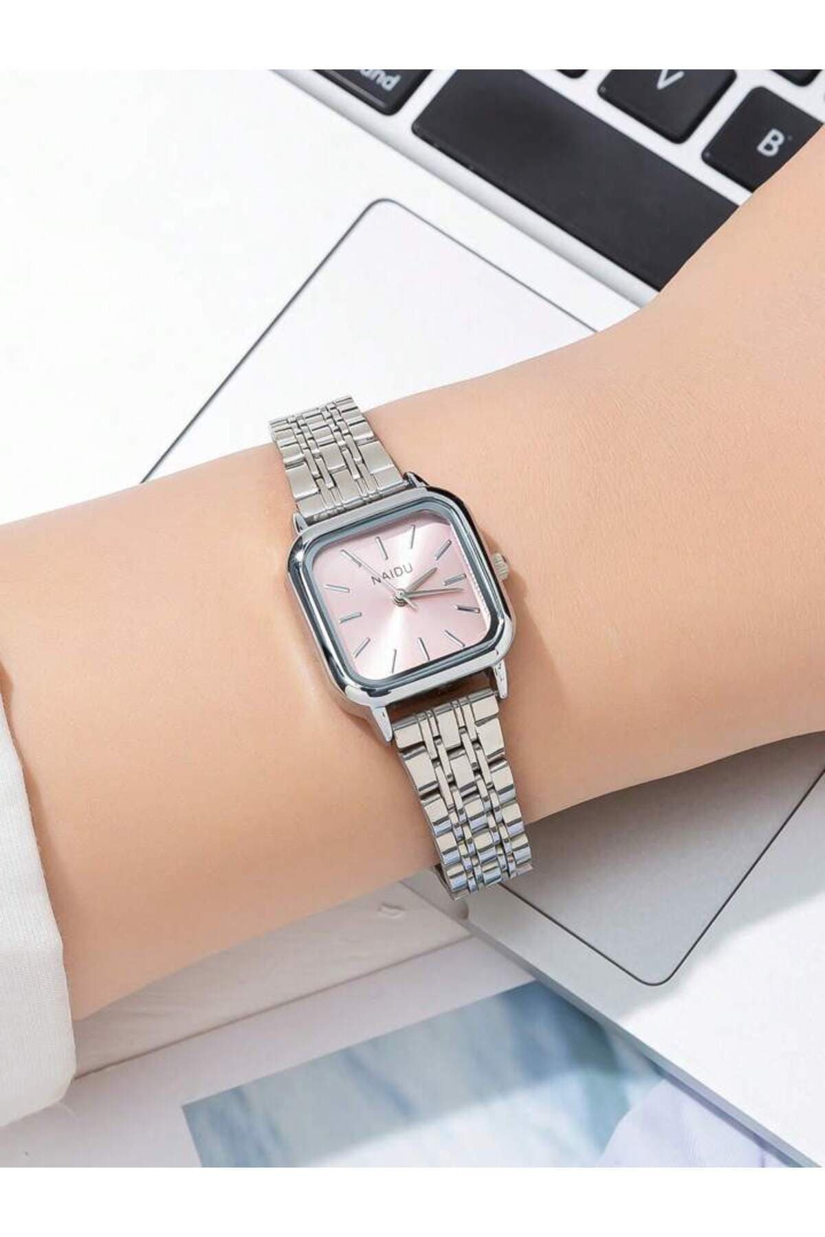ساعت مچی زنانه pullmarkt Casual Serisi با صفحه صورتی ساعت مچی زنانه pullmarkt Casual Serisi با صفحه صورتی