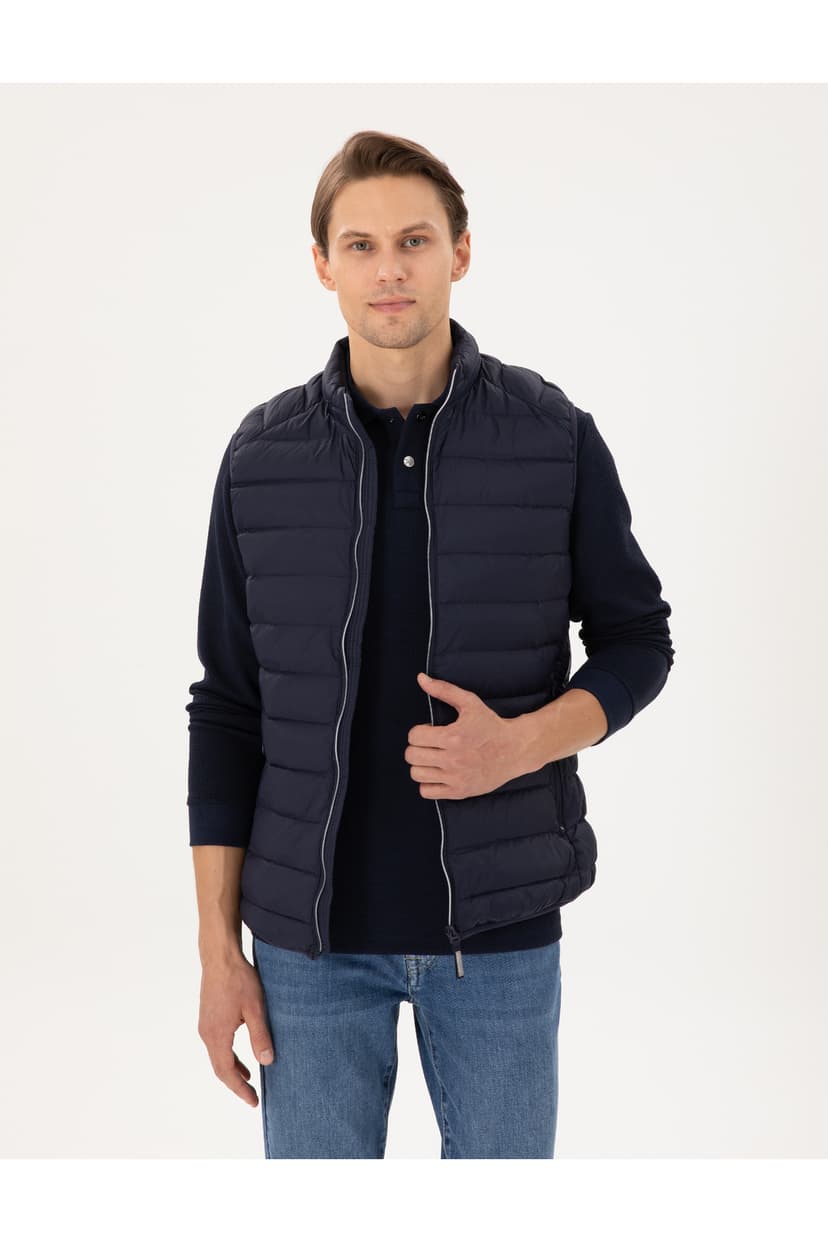 جلیقه بادی مردانه Pierre Cardin سرمهای فوق سبک مدل 50292913-VR033 جلیقه بادی مردانه Pierre Cardin سرمهای فوق سبک مدل 50292913-VR033