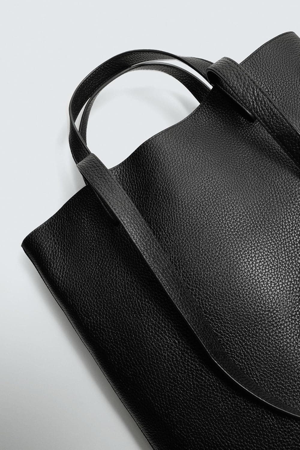 کیف توت چرمی زنانه Zara مشکی سایز استاندارد کیف توت چرمی زنانه Zara مشکی سایز استاندارد
