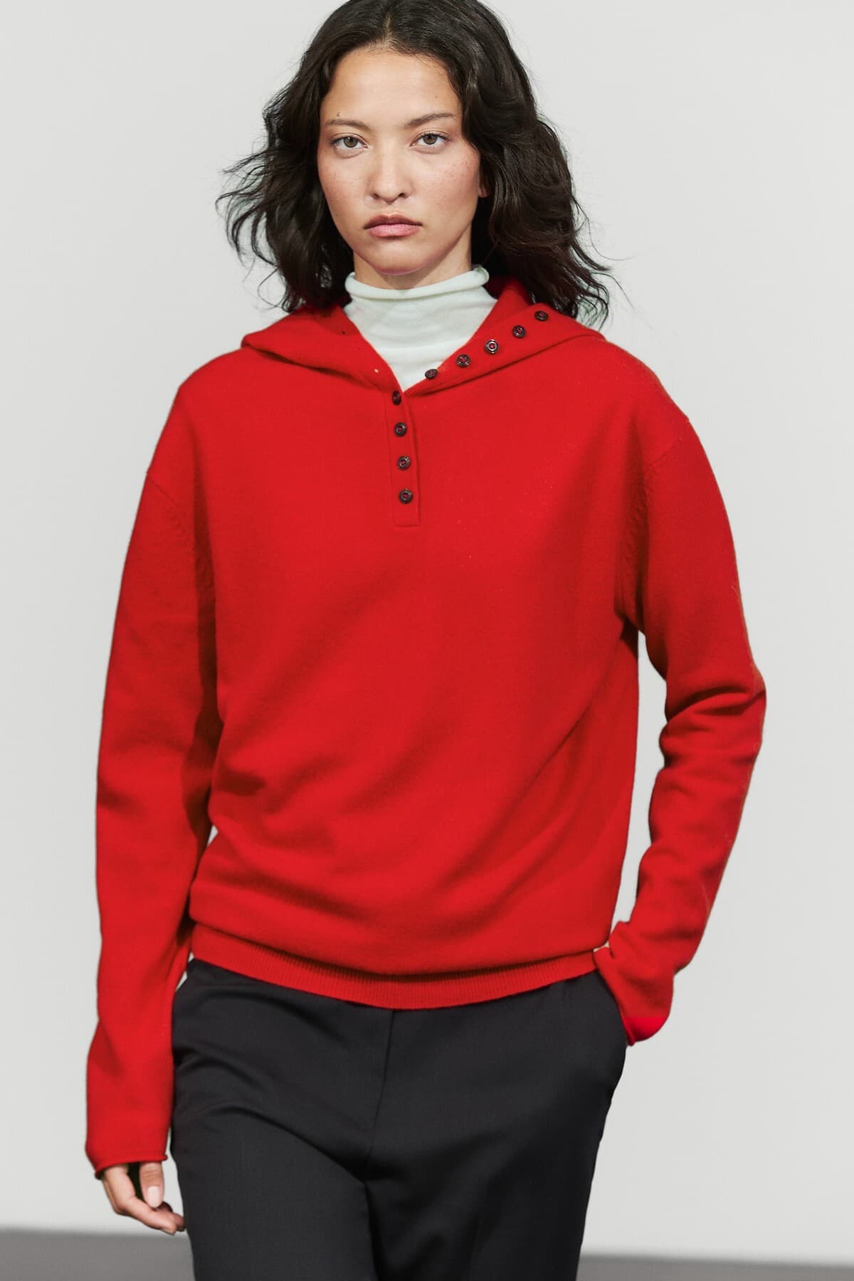 پلیور بافتنی زنانه Massimo Dutti کلاهدار با جزئیات دکمه پلیور بافتنی زنانه Massimo Dutti کلاهدار با جزئیات دکمه