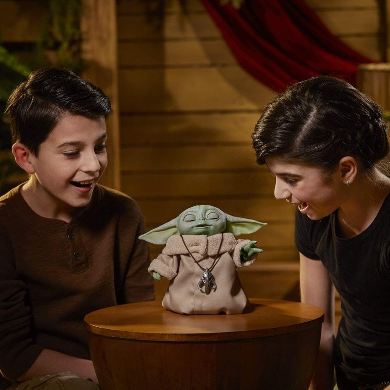 اسباببازی کودکان Star Wars The Child انیماترونیک با بیش از ۲۵ ترکیب صدا و حرکت، مناسب ۴ سال به بالا اسباببازی کودکان Star Wars The Child انیماترونیک با بیش از ۲۵ ترکیب صدا و حرکت، مناسب ۴ سال به بالا