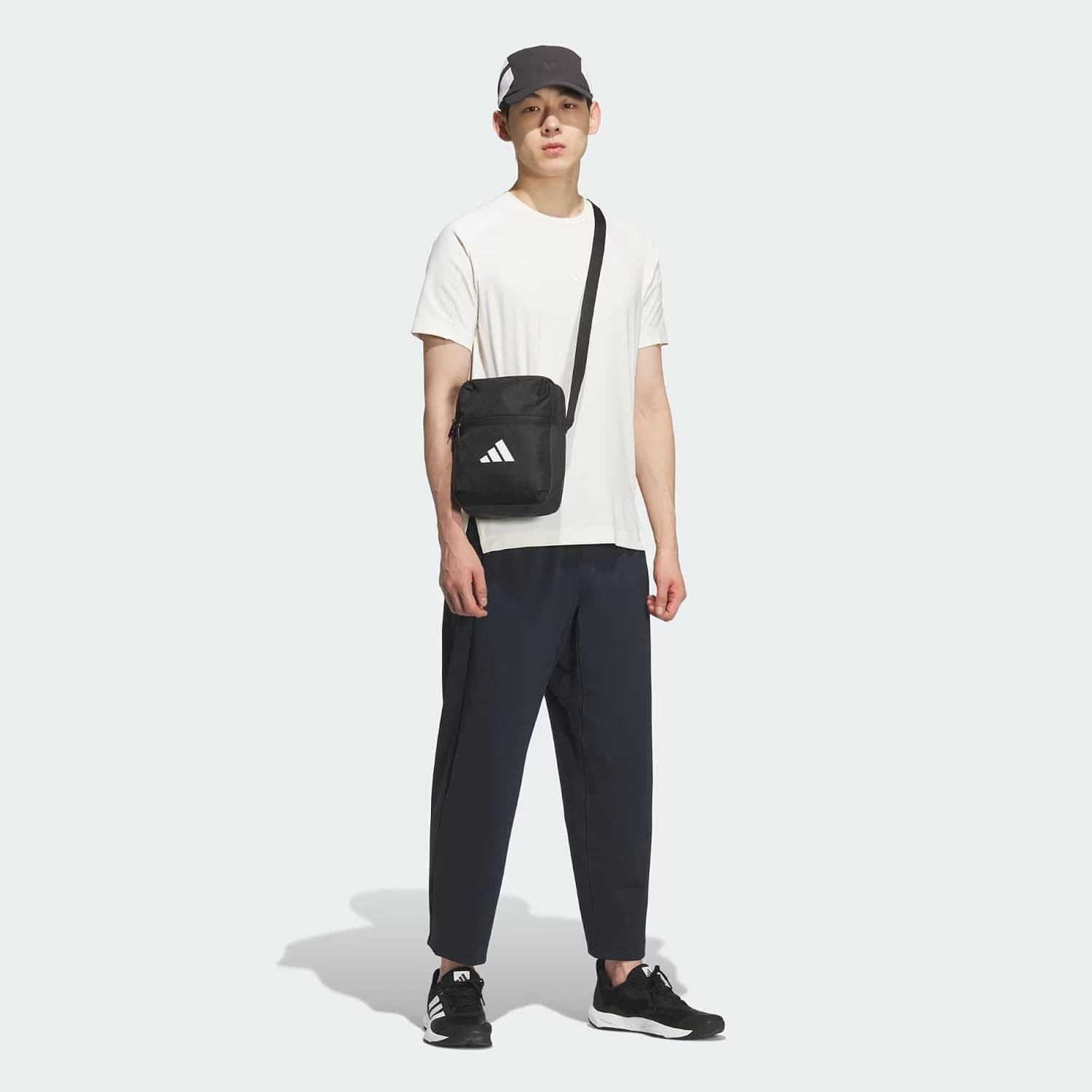 کیف دوشی پسرانه adidas Ess Organızer مشکی مدل JM7152 کیف دوشی پسرانه adidas Ess Organızer مشکی مدل JM7152