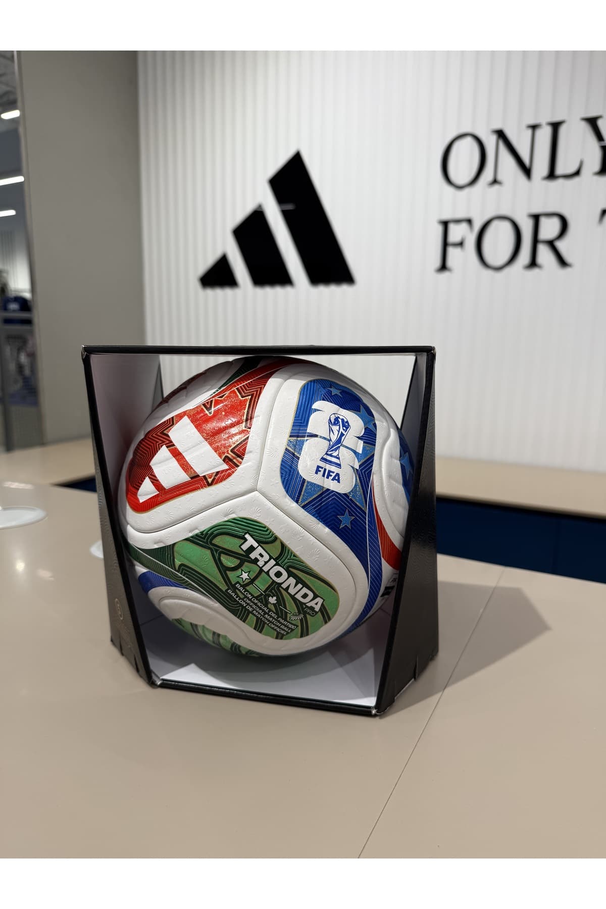 توپ adidas جام جهانی FIFA 2026 رسمی مسابقه مدل Trionda توپ adidas جام جهانی FIFA 2026 رسمی مسابقه مدل Trionda