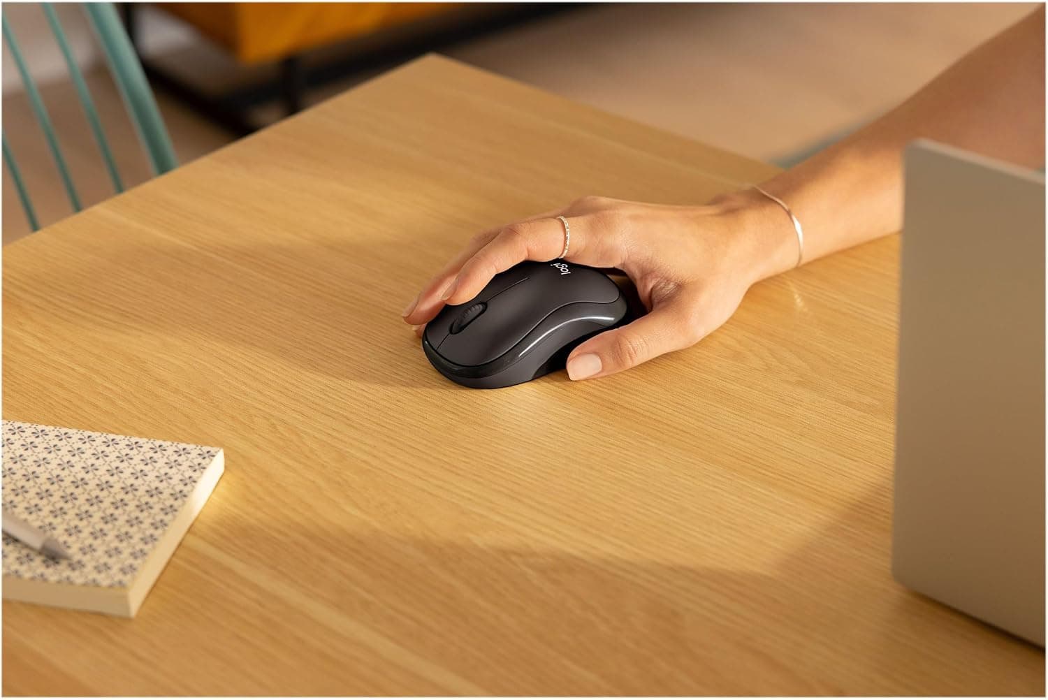 ماوس بیصدا بلوتوثی Logitech مشکی مدل M240 ماوس بیصدا بلوتوثی Logitech مشکی مدل M240
