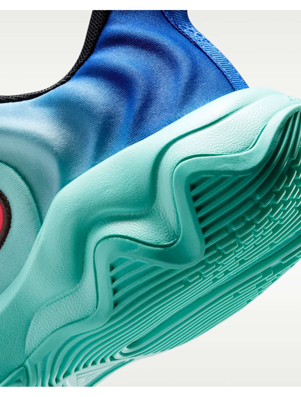 کفش بسکتبال بچگانه Nike Giannis Immortality 4 کفش بسکتبال بچگانه Nike Giannis Immortality 4
