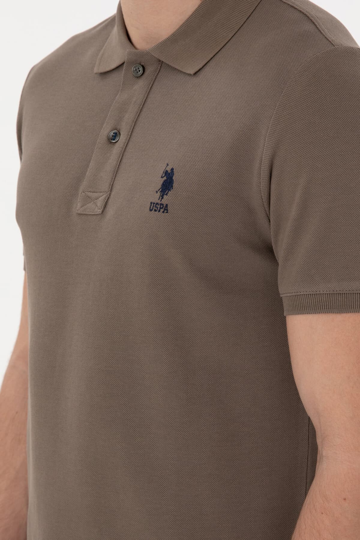 تیشرت مردانه U.S. Polo Assn. یقه پولو فیت اسلیم ساده قهوهای روشن مدل 50298041-VR052 تیشرت مردانه U.S. Polo Assn. یقه پولو فیت اسلیم ساده قهوهای روشن مدل 50298041-VR052