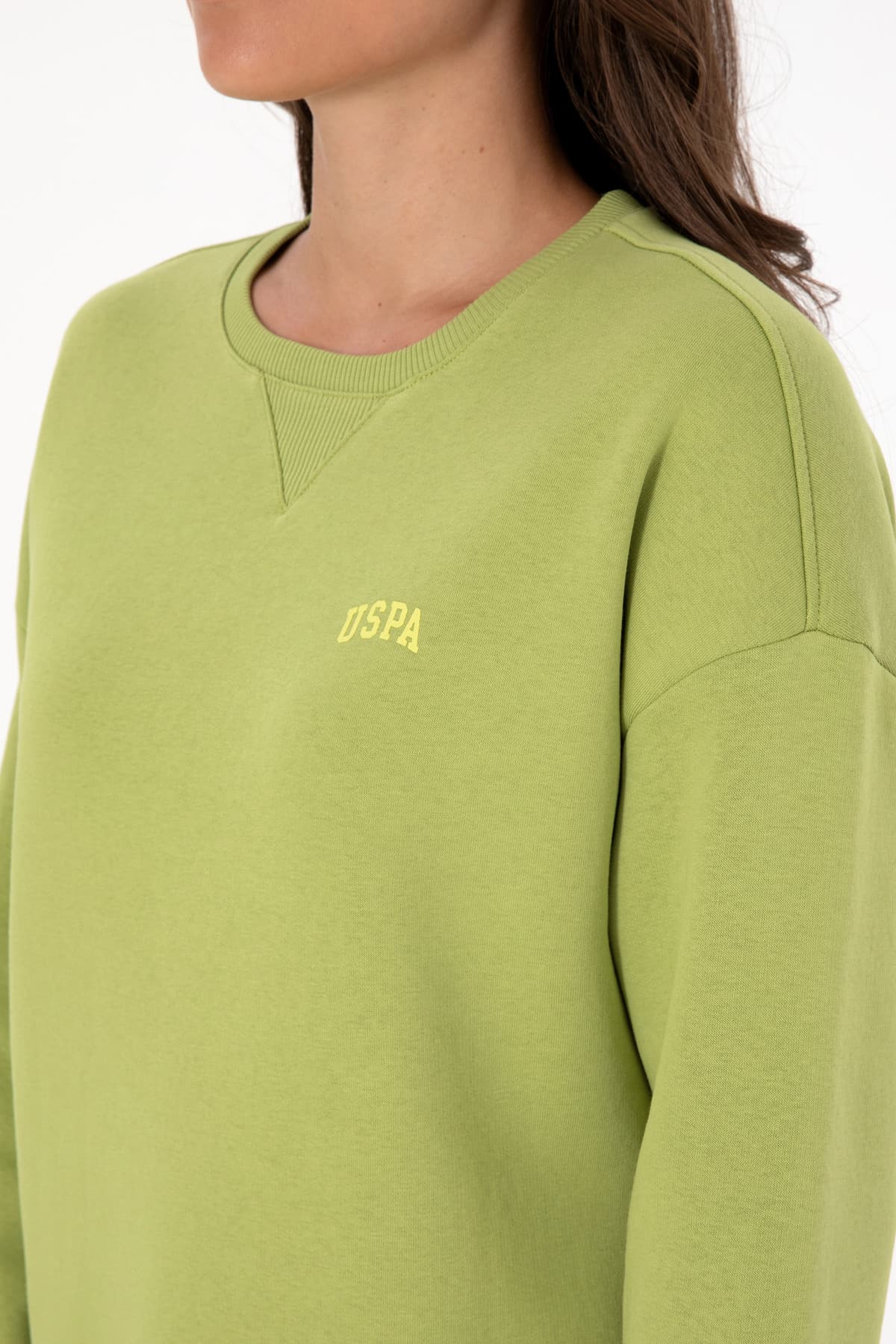 سوئیشرت زنانه U.S. Polo Assn. یقه گرد بیسیک سبز پستهای مدل 50313586-VR087 سوئیشرت زنانه U.S. Polo Assn. یقه گرد بیسیک سبز پستهای مدل 50313586-VR087