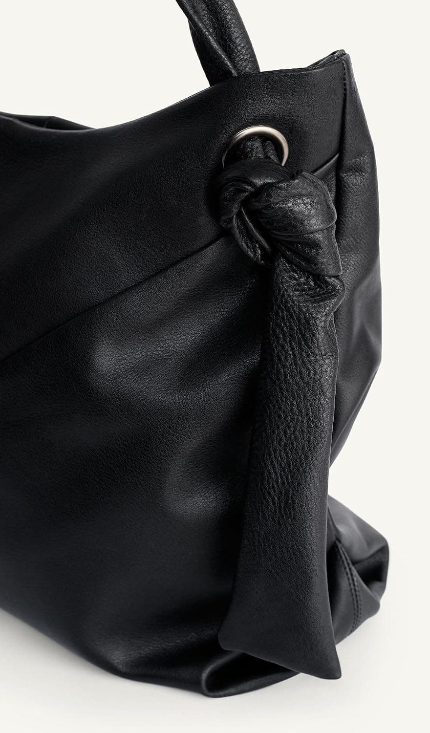 کیف توت زنانه ZARA چرمی مشکی سایز استاندارد کیف توت زنانه ZARA چرمی مشکی سایز استاندارد