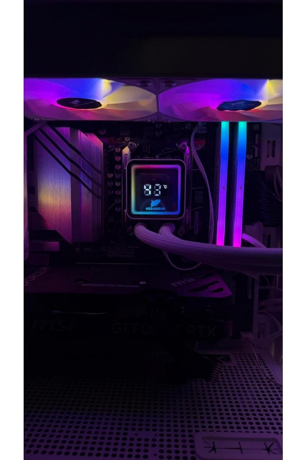 خنککننده مایع پردازنده Megalodon با نمایشگر دیجیتال دما سفید مدل TR240 خنککننده مایع پردازنده Megalodon با نمایشگر دیجیتال دما سفید مدل TR240