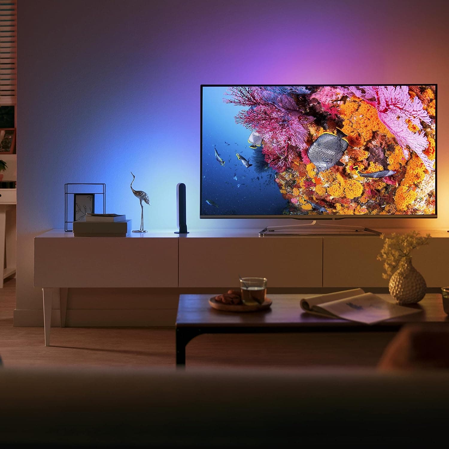 چراغ Philips Hue Play دو عددی سفید با تا ۱۶ میلیون رنگ، کنترل اپلیکیشنی و سازگار با Amazon Alexa چراغ Philips Hue Play دو عددی سفید با تا ۱۶ میلیون رنگ، کنترل اپلیکیشنی و سازگار با Amazon Alexa