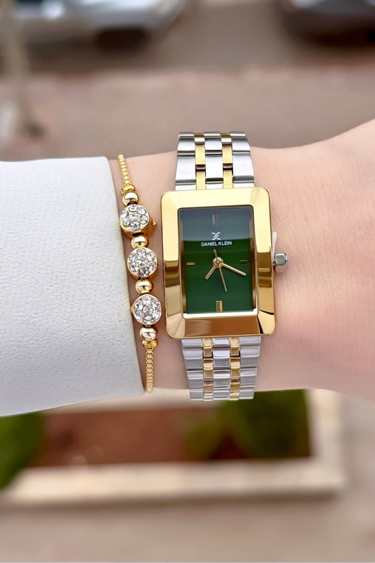 ساعت مچی زنانه Daniel Klein صفحه سبز بند قابل تنظیم 22 mm و دستبند ساعت مچی زنانه Daniel Klein صفحه سبز بند قابل تنظیم 22 mm و دستبند