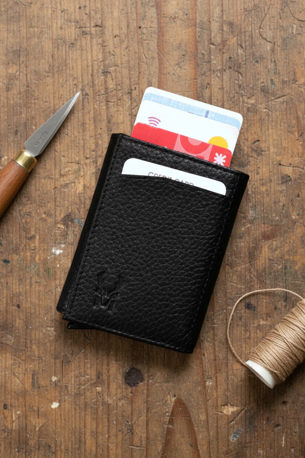 کیف پول مردانه Modica چرمی طبیعی مکانیزم خودکار RFID مشکی Pescol کیف پول مردانه Modica چرمی طبیعی مکانیزم خودکار RFID مشکی Pescol