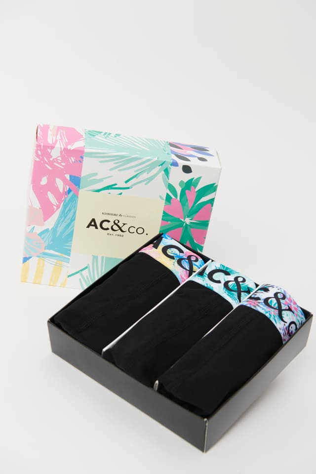 بسته 3 عددی شورت باکسر مردانه نخی مشکی AC&Co / Altınyıldız Classics با جعبه هدیه و کمر کشی بسته 3 عددی شورت باکسر مردانه نخی مشکی AC&Co / Altınyıldız Classics با جعبه هدیه و کمر کشی