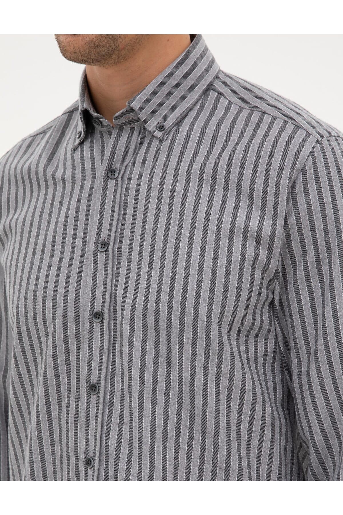 پیراهن مردانه Pierre Cardin خاکستری خطدار فیت معمولی آستین بلند مدل 50316710-VR024 پیراهن مردانه Pierre Cardin خاکستری خطدار فیت معمولی آستین بلند مدل 50316710-VR024