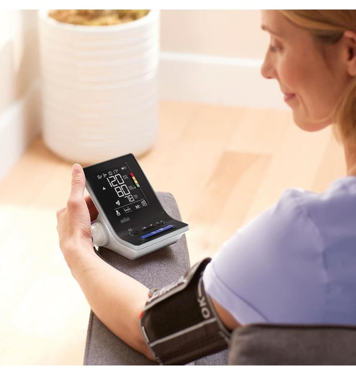 فشارسنج بازویی Braun مدل BUA6150 مشکی فشارسنج بازویی Braun مدل BUA6150 مشکی