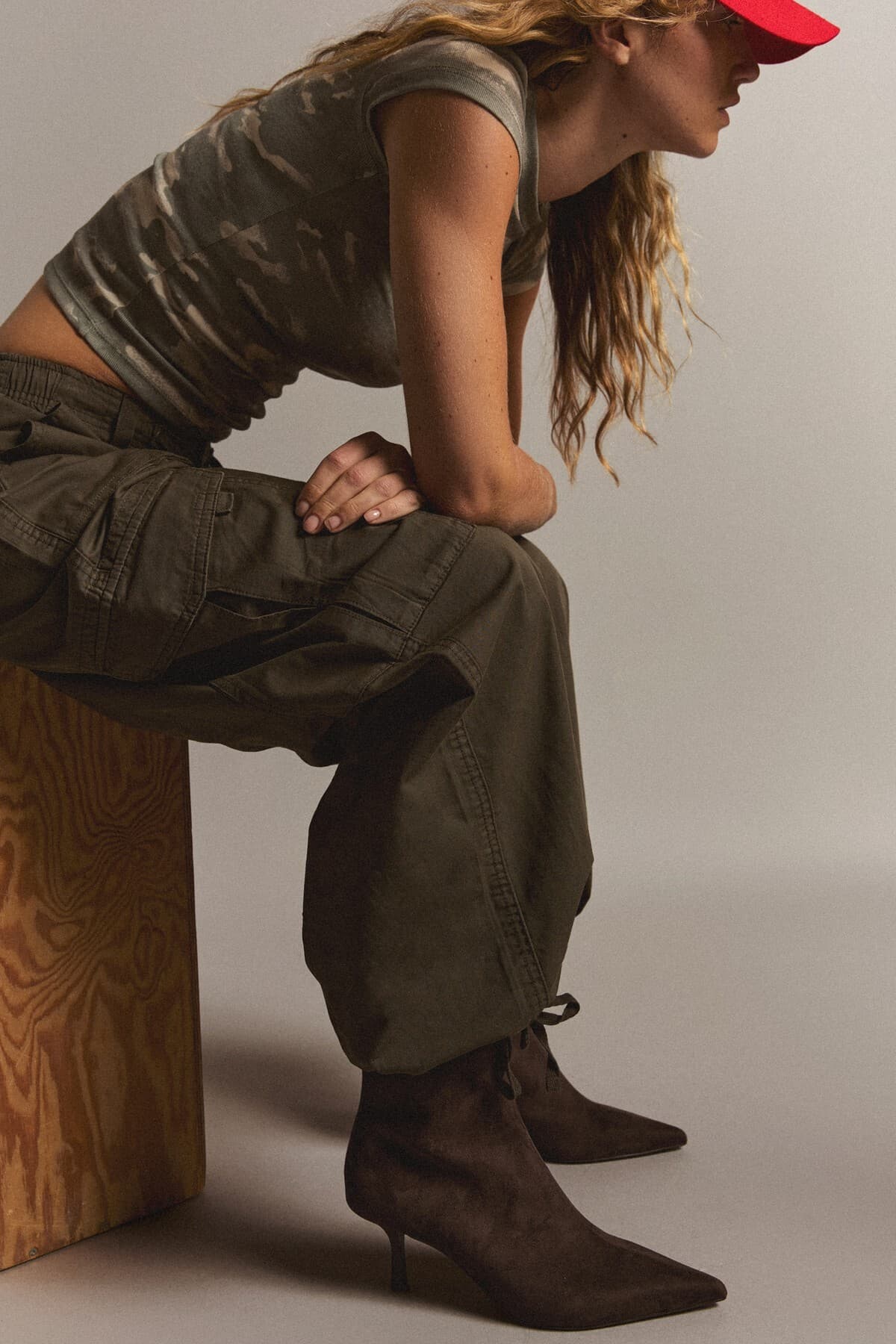 بوت زنانه Bershka با پاشنه کوتاه نوکتیز بوت زنانه Bershka با پاشنه کوتاه نوکتیز