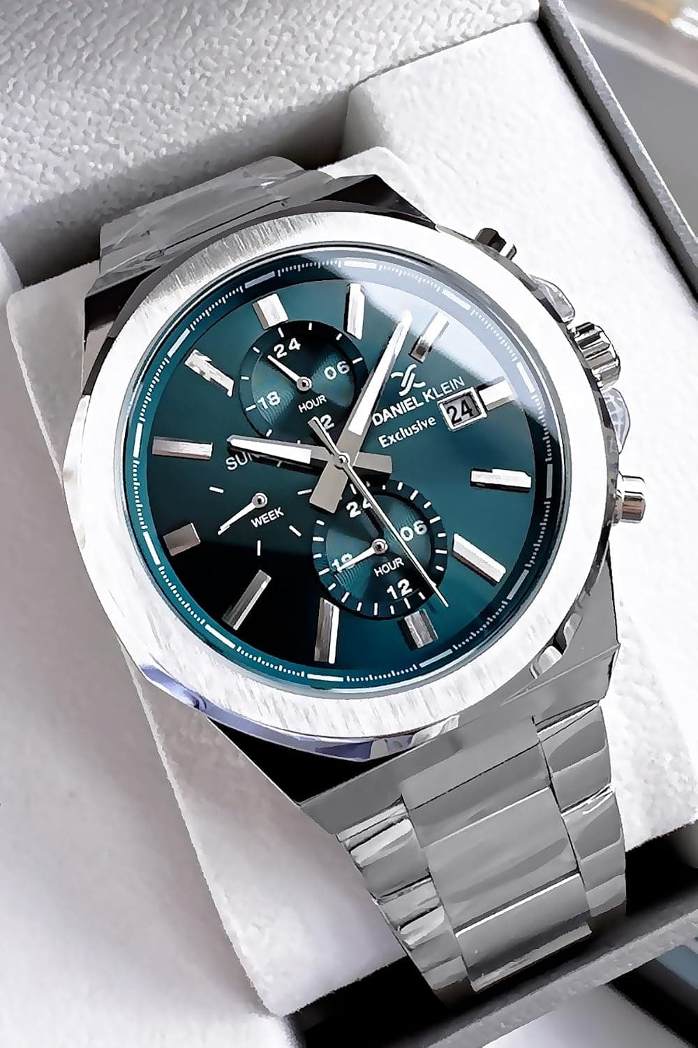 ساعت مردانه Daniel Klein Exclusive ضد آب 3 ATM نقرهای بند فولادی مدل DKE2124C2 ساعت مردانه Daniel Klein Exclusive ضد آب 3 ATM نقرهای بند فولادی مدل DKE2124C2