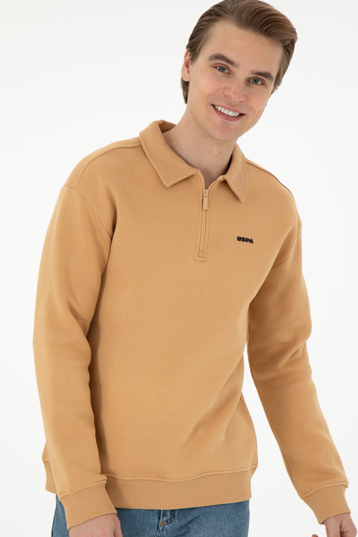 سویشرت مردانه U.S. Polo Assn. فیت راحت نیمزیپ شتری ساده مدل 50298265-VR015 سویشرت مردانه U.S. Polo Assn. فیت راحت نیمزیپ شتری ساده مدل 50298265-VR015