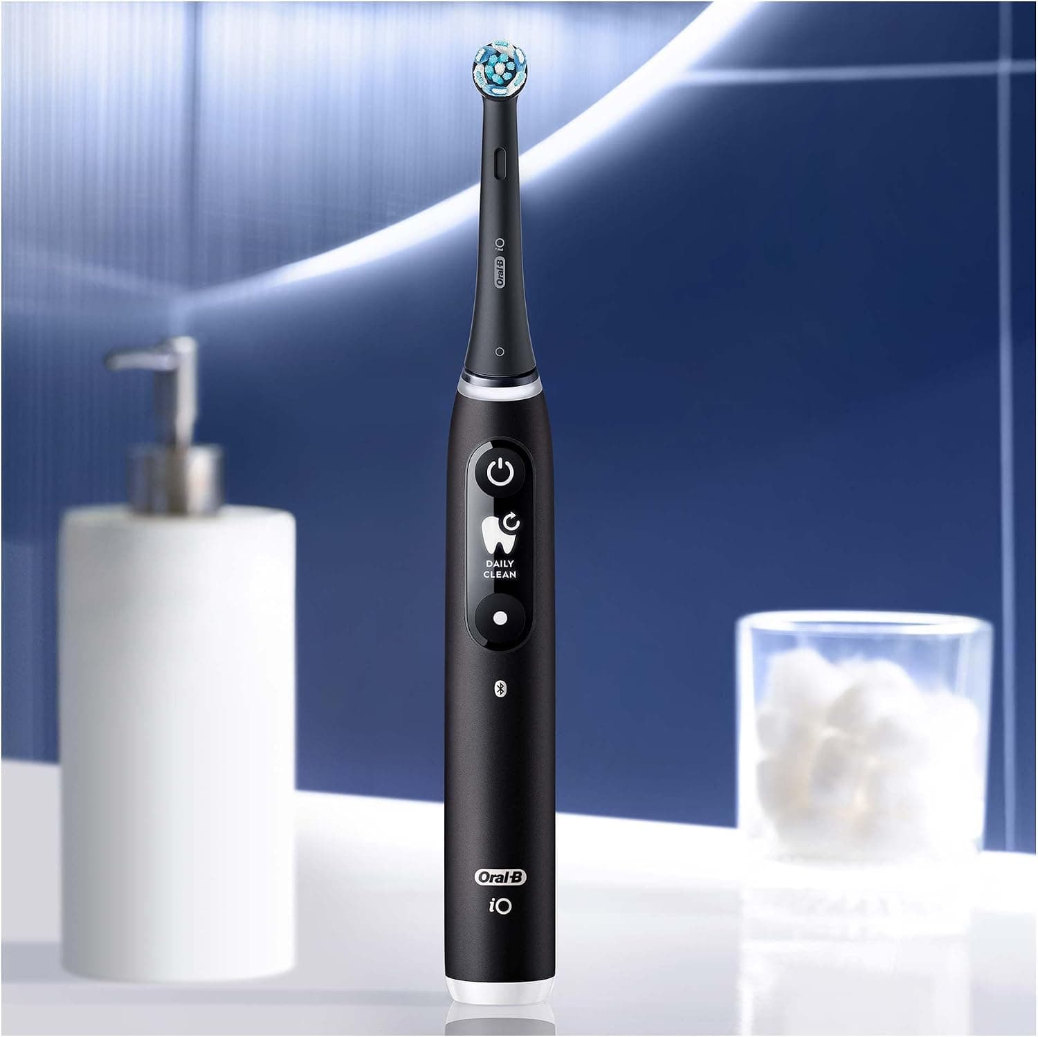 مسواک برقی شارژی Oral-B مشکی مدل iO6 مسواک برقی شارژی Oral-B مشکی مدل iO6