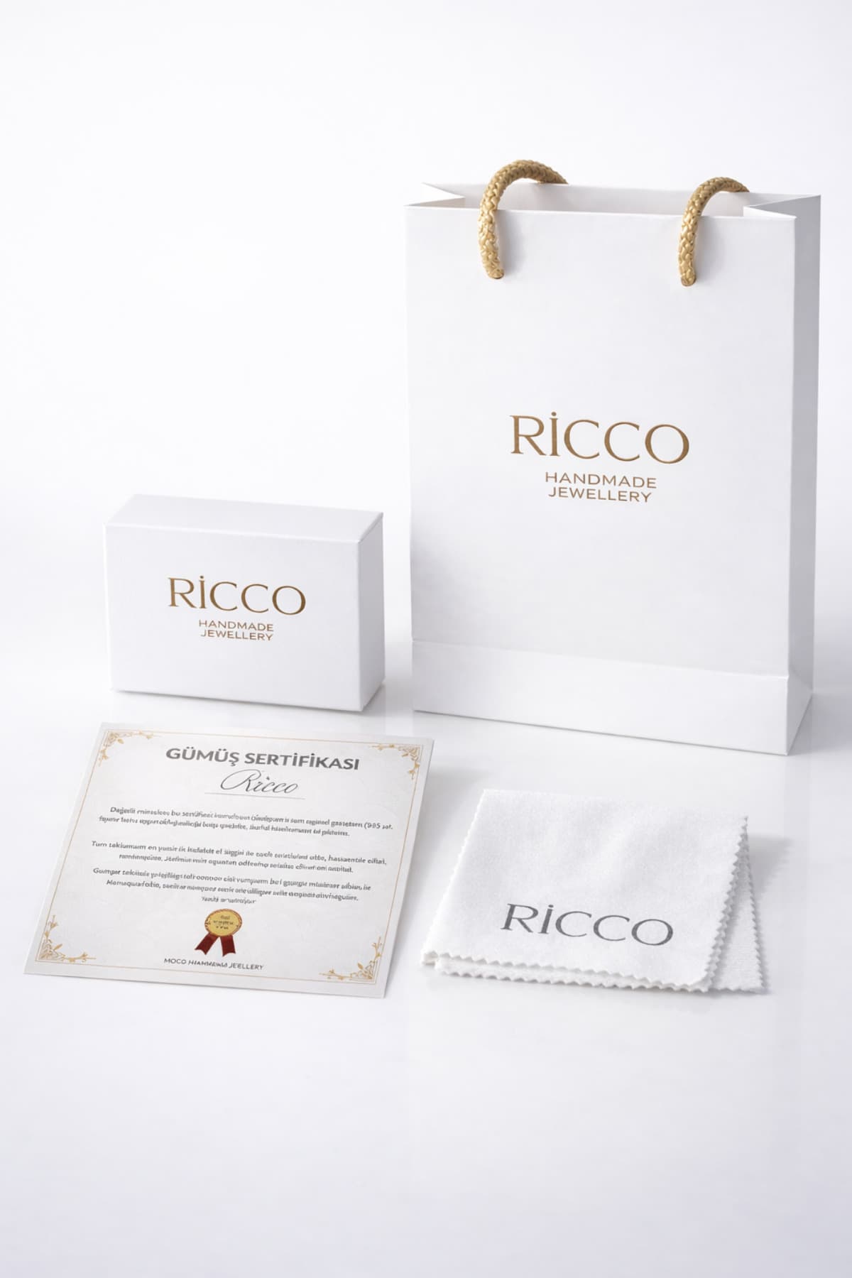 دستبند مردانه Ricco Jewellery نقره 925 طرح Old Money بافت دستبند مردانه Ricco Jewellery نقره 925 طرح Old Money بافت